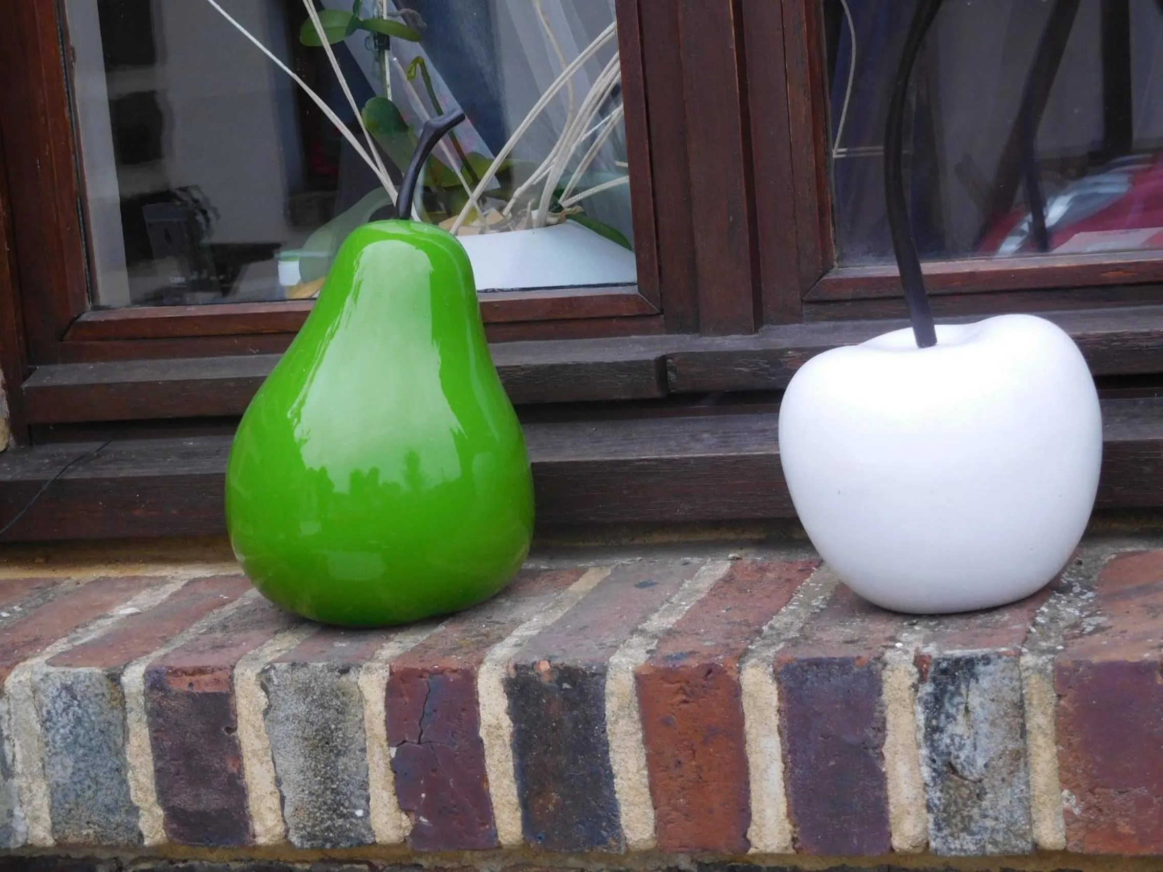 Decorative detail in La Chambre D'amis LA COSTIGNIERES