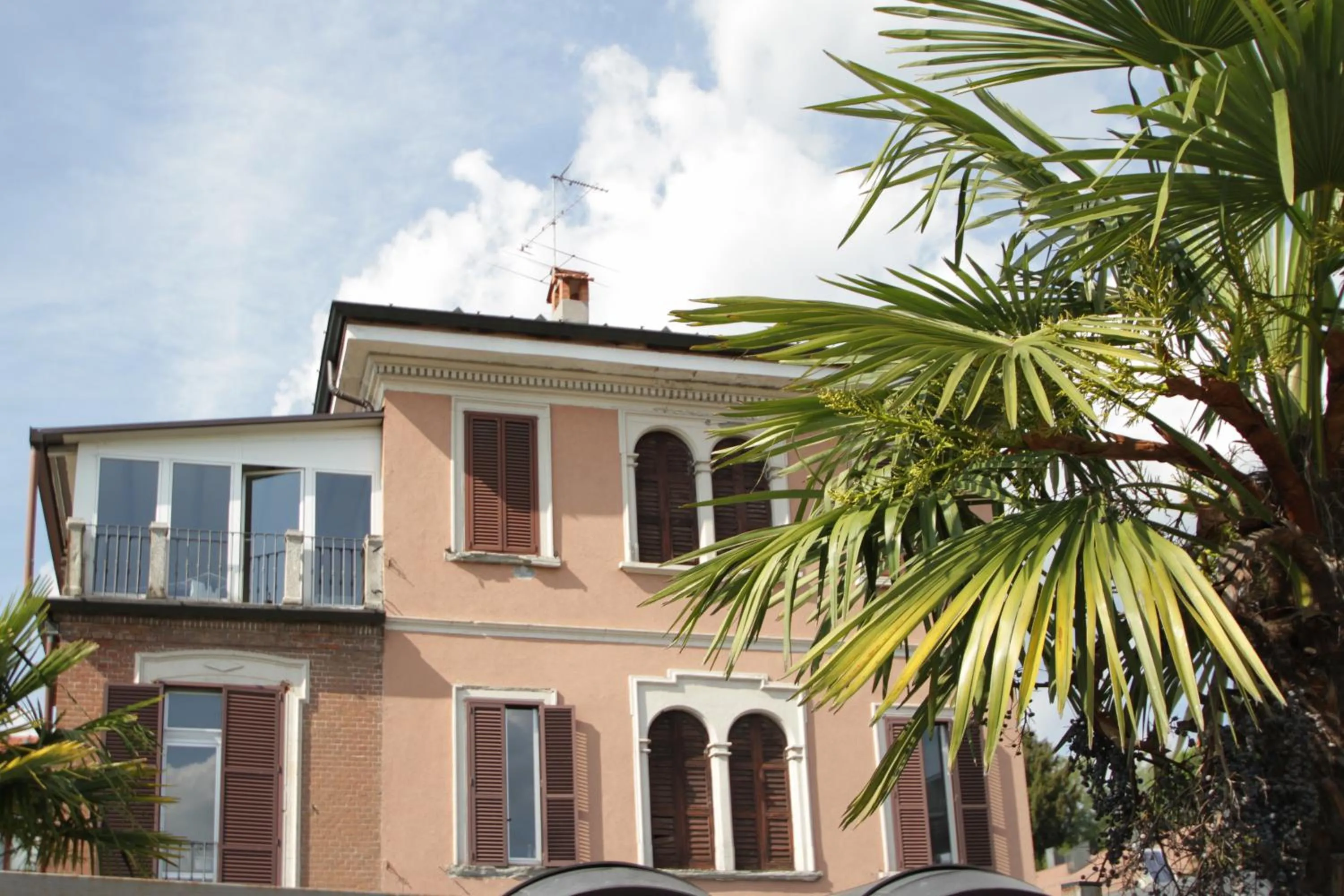 Property building in Villa Oldrado