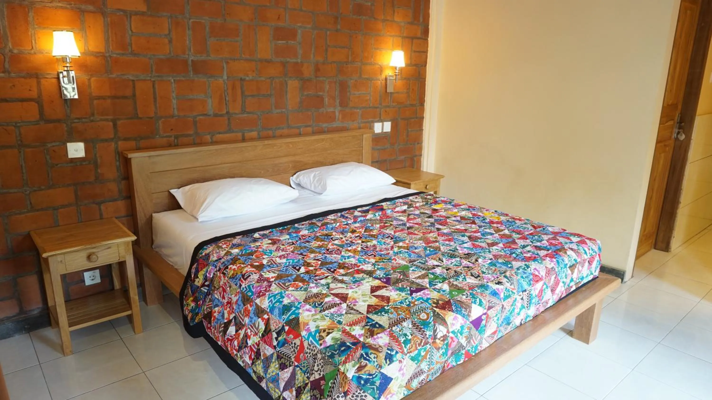 Bed in Biorock Homestay & Dive Center Pemuteran