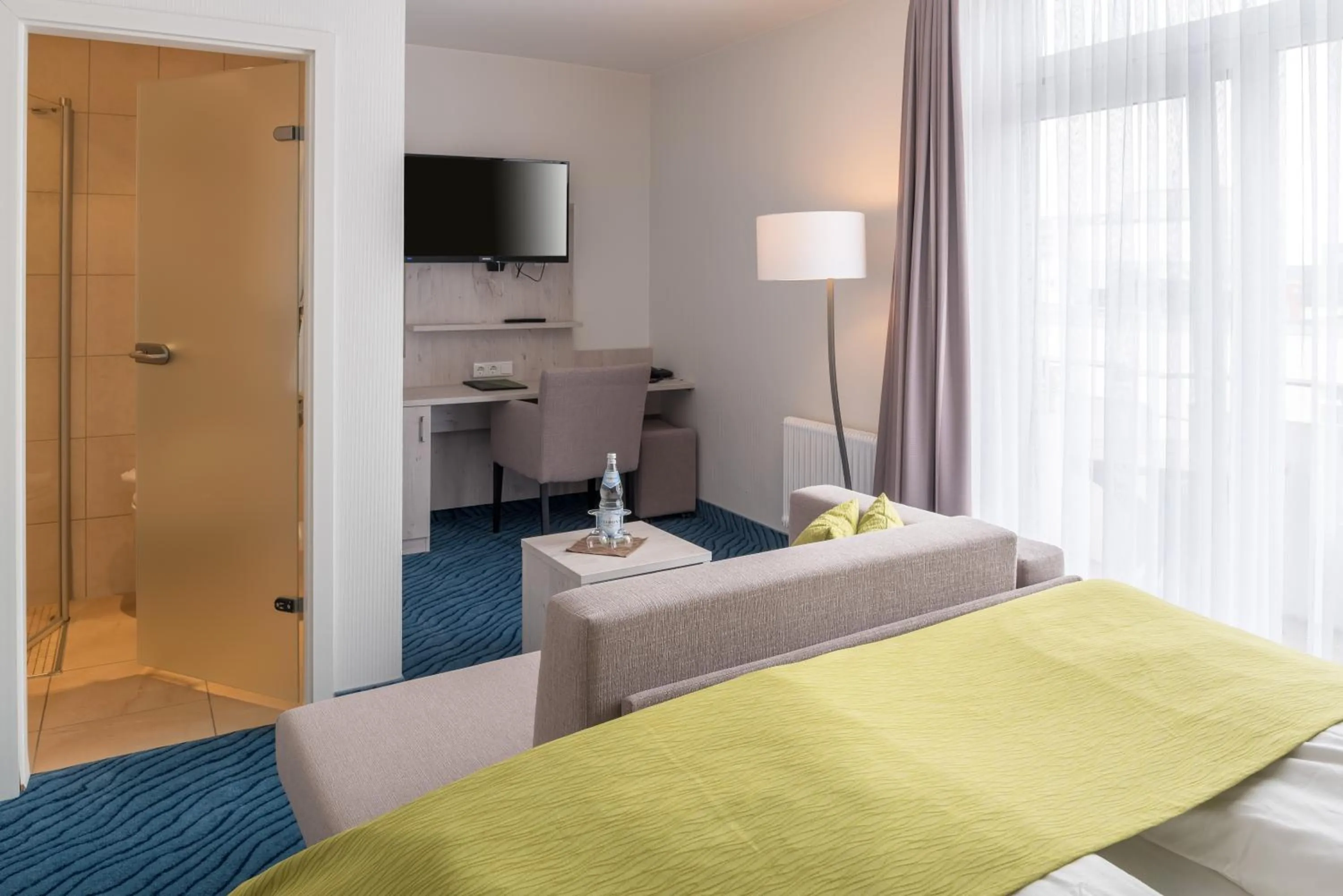 Photo of the whole room, Bed in Inselhotel Rote Erde