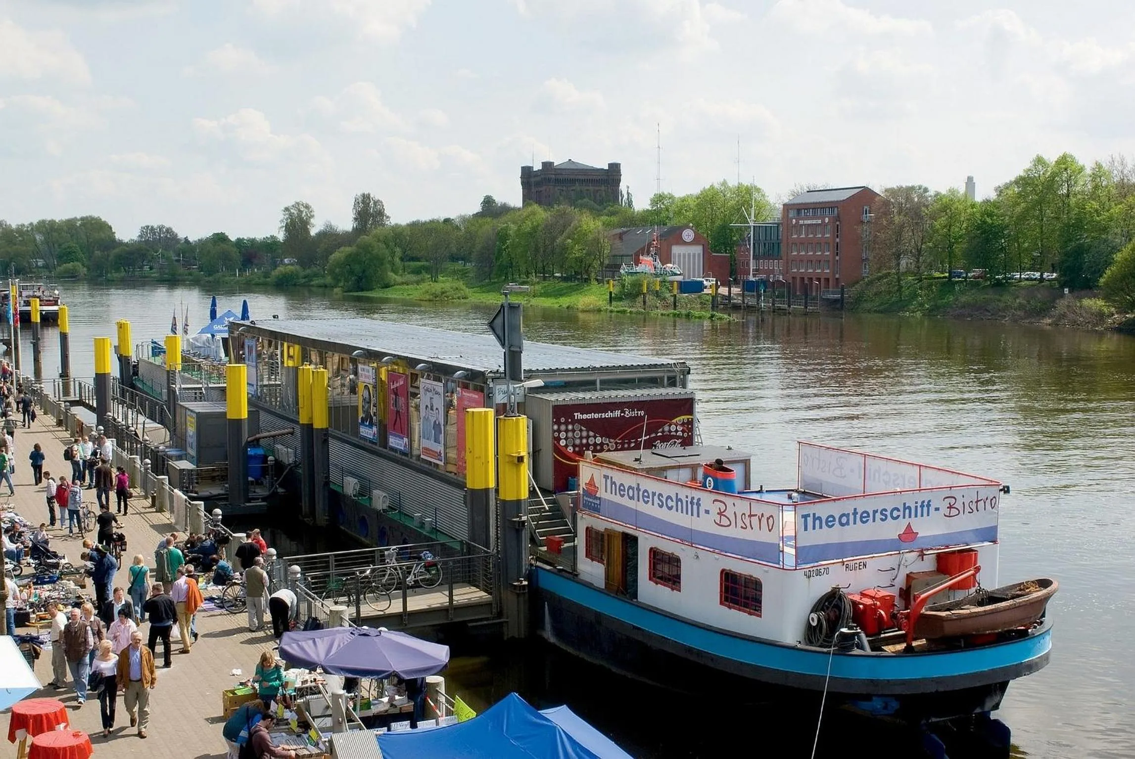 Evening entertainment in GastHaus Hotel Bremen