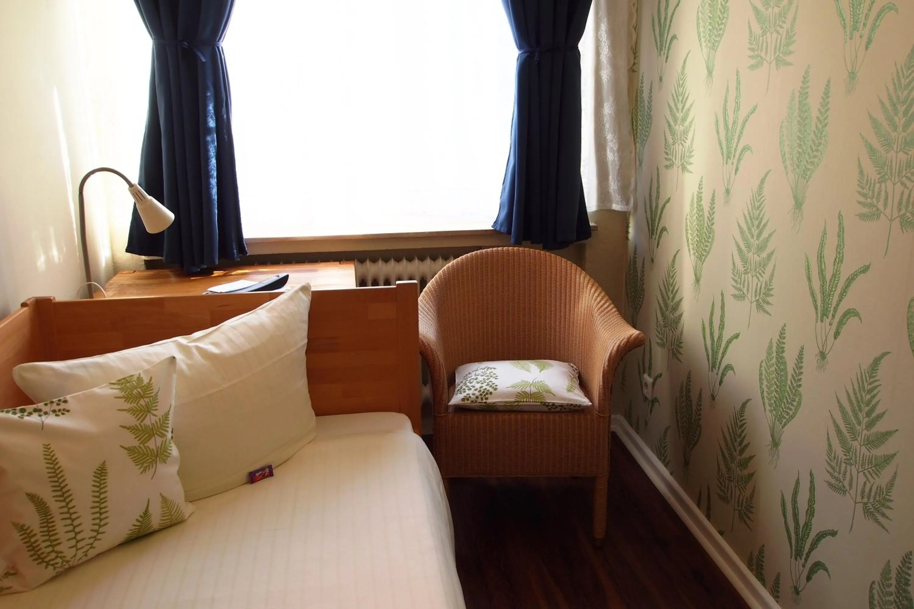 Photo of the whole room, Bed in GastHaus Hotel Bremen