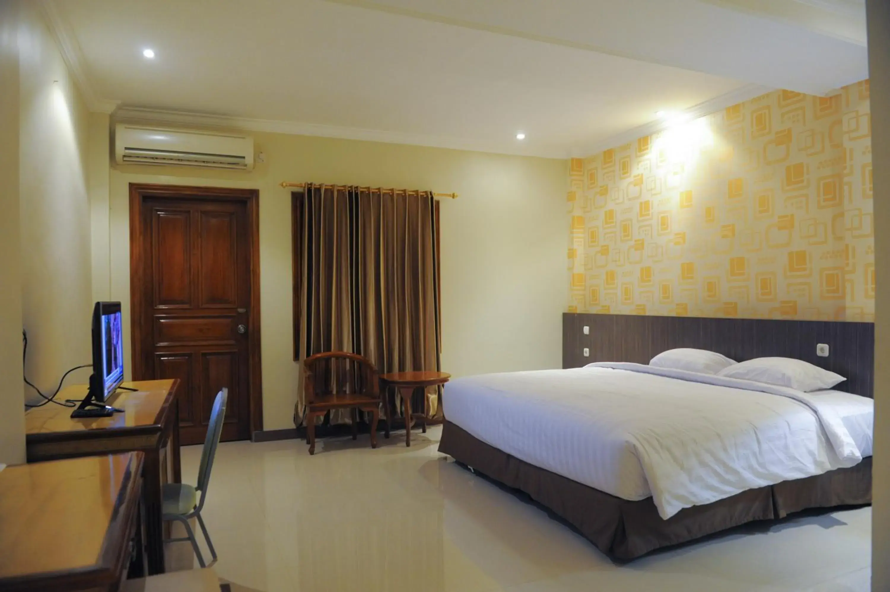 Bed in Sylvia Hotel Budget Bed in Sylvia Hotel Budget