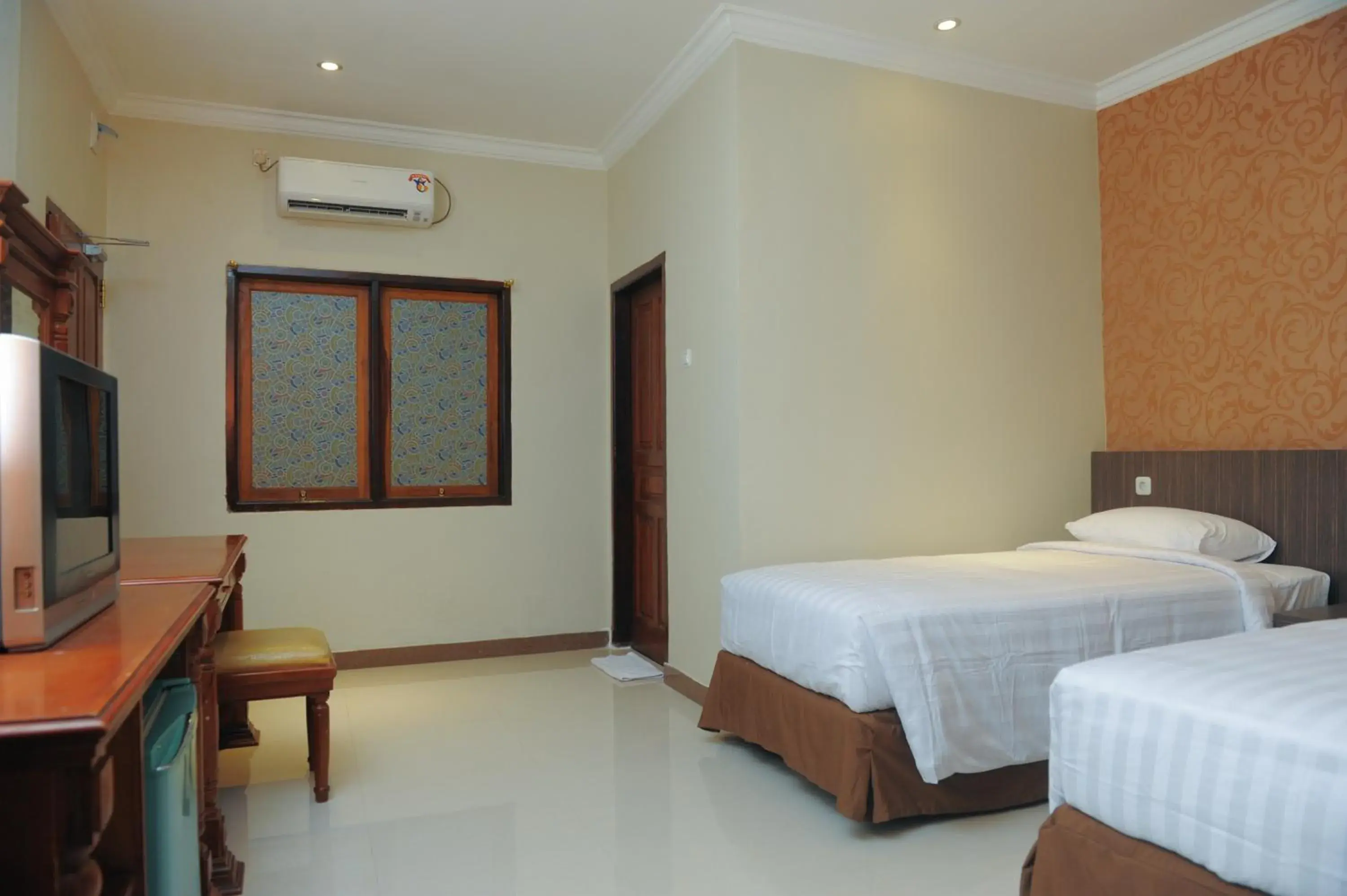 Bed in Sylvia Hotel Budget Bed in Sylvia Hotel Budget