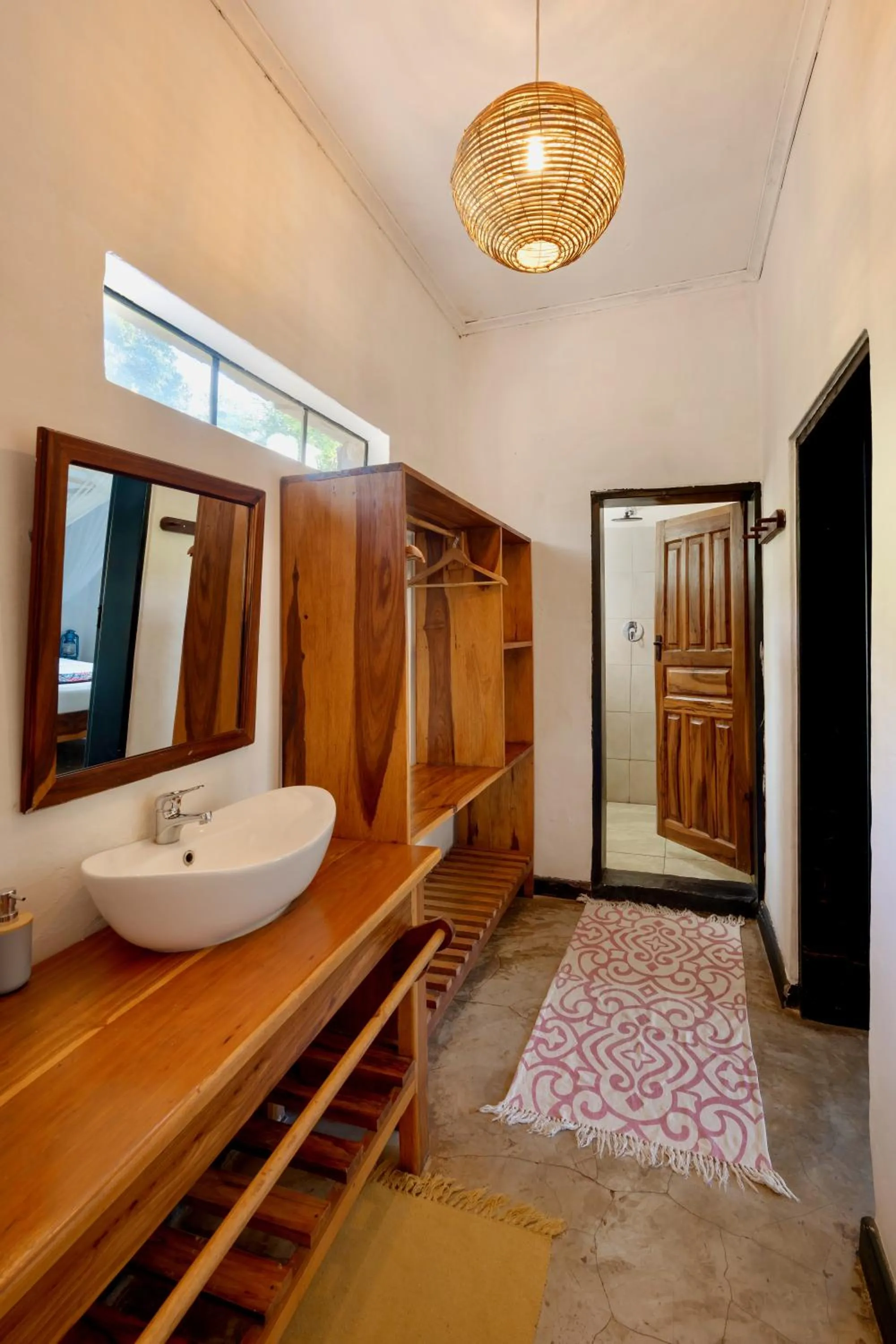 Bathroom in Kamunjila Lodge
