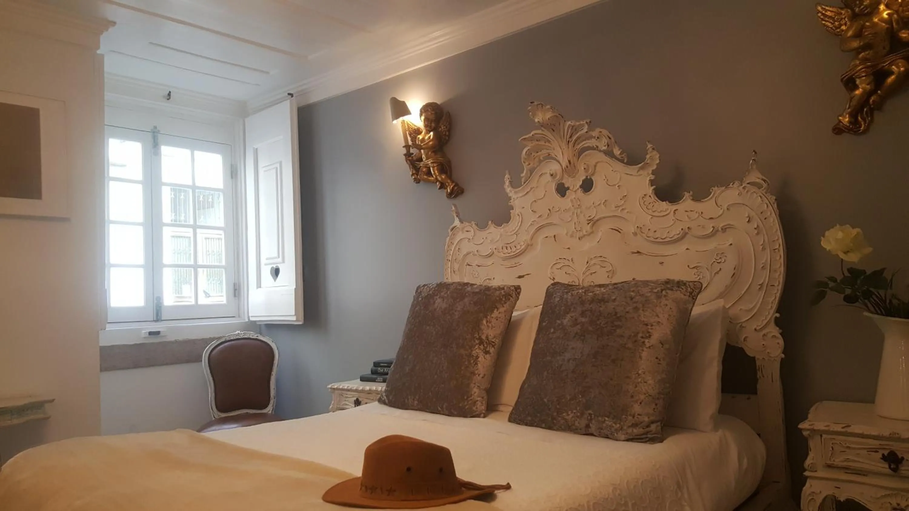 Bedroom, Bed in Charming Apartment I Historical Center