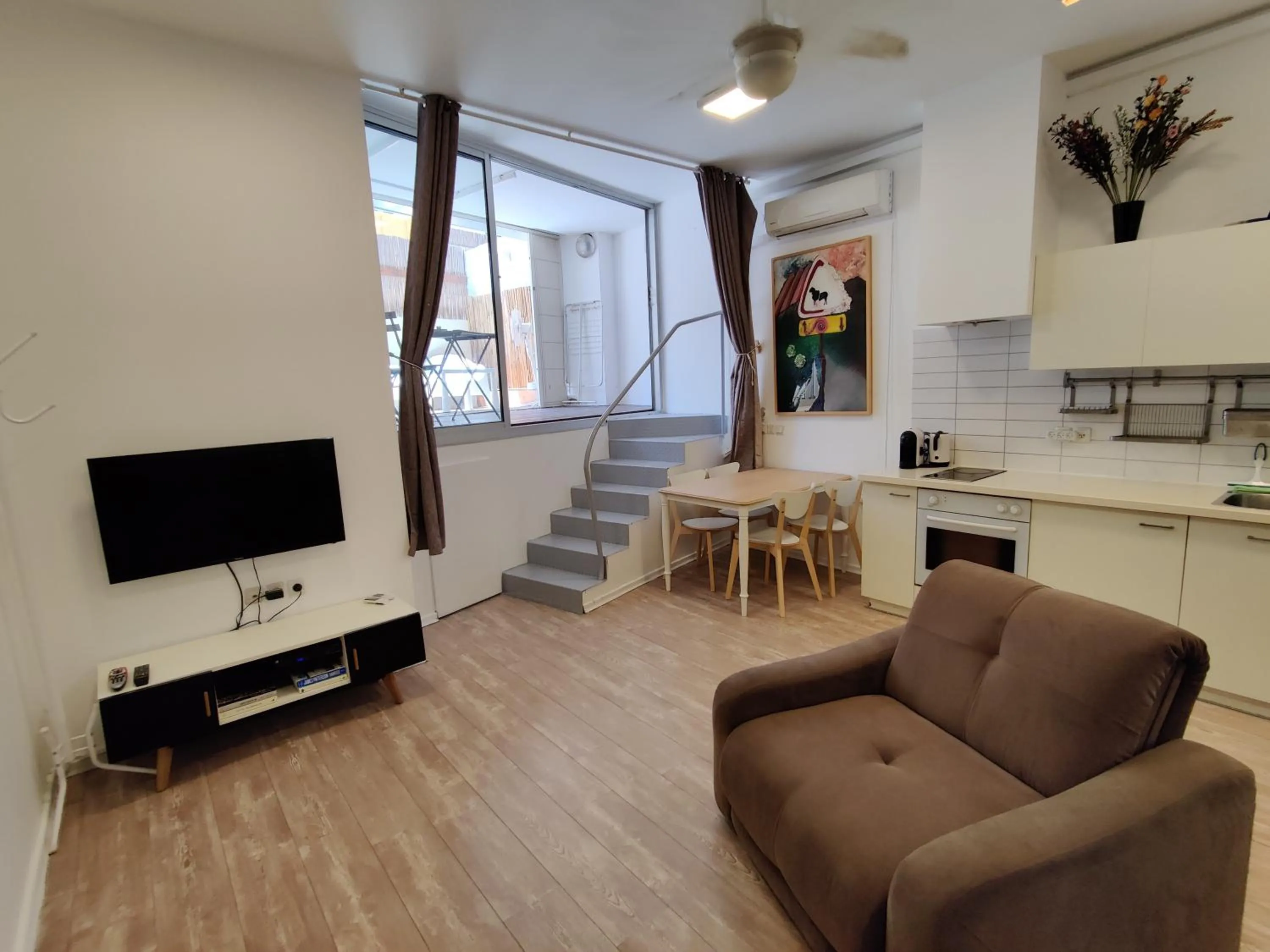 TV and multimedia in Central Stay TLV Beachfront