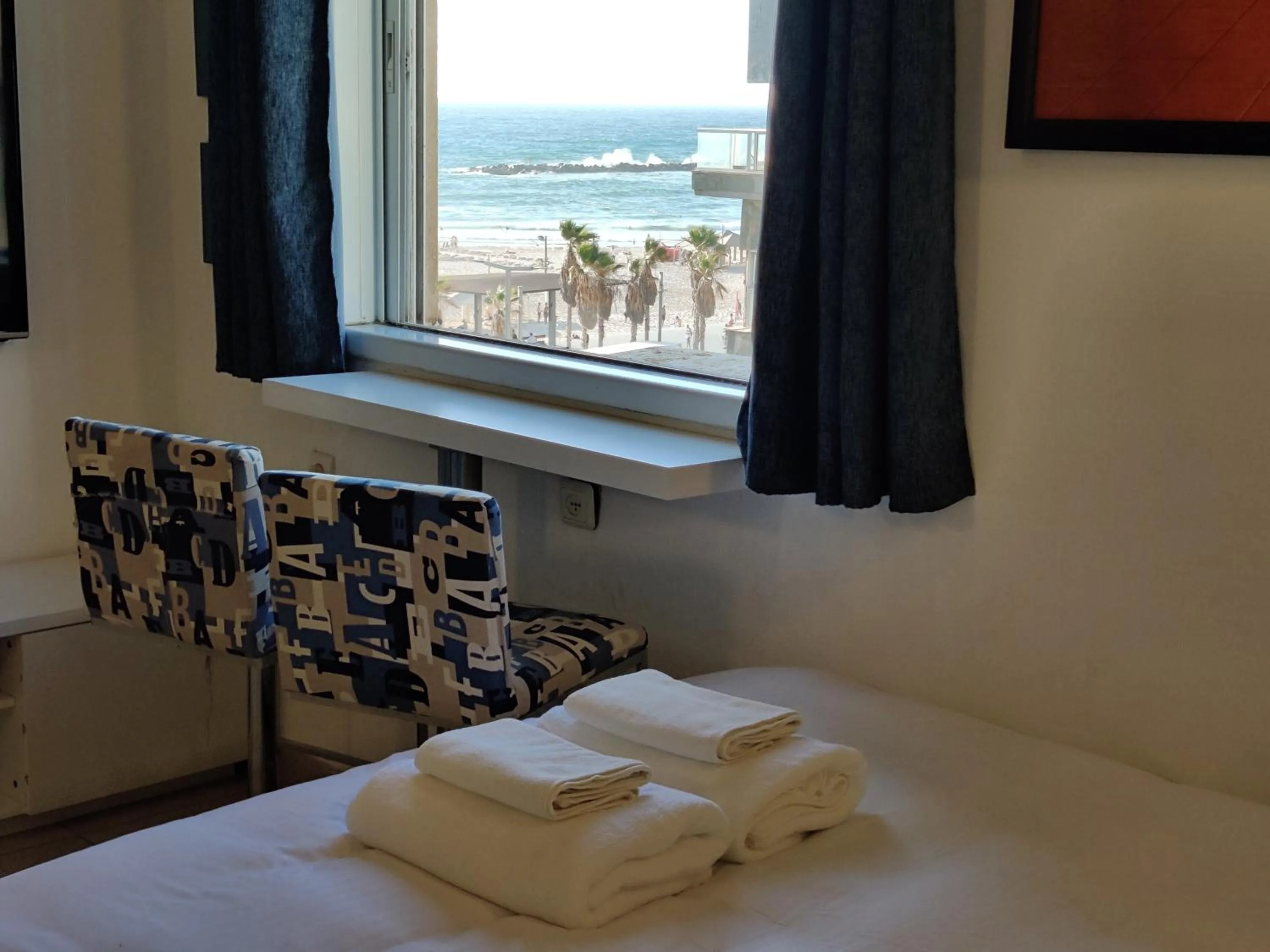 Sea view, Bed in Central Stay TLV Beachfront