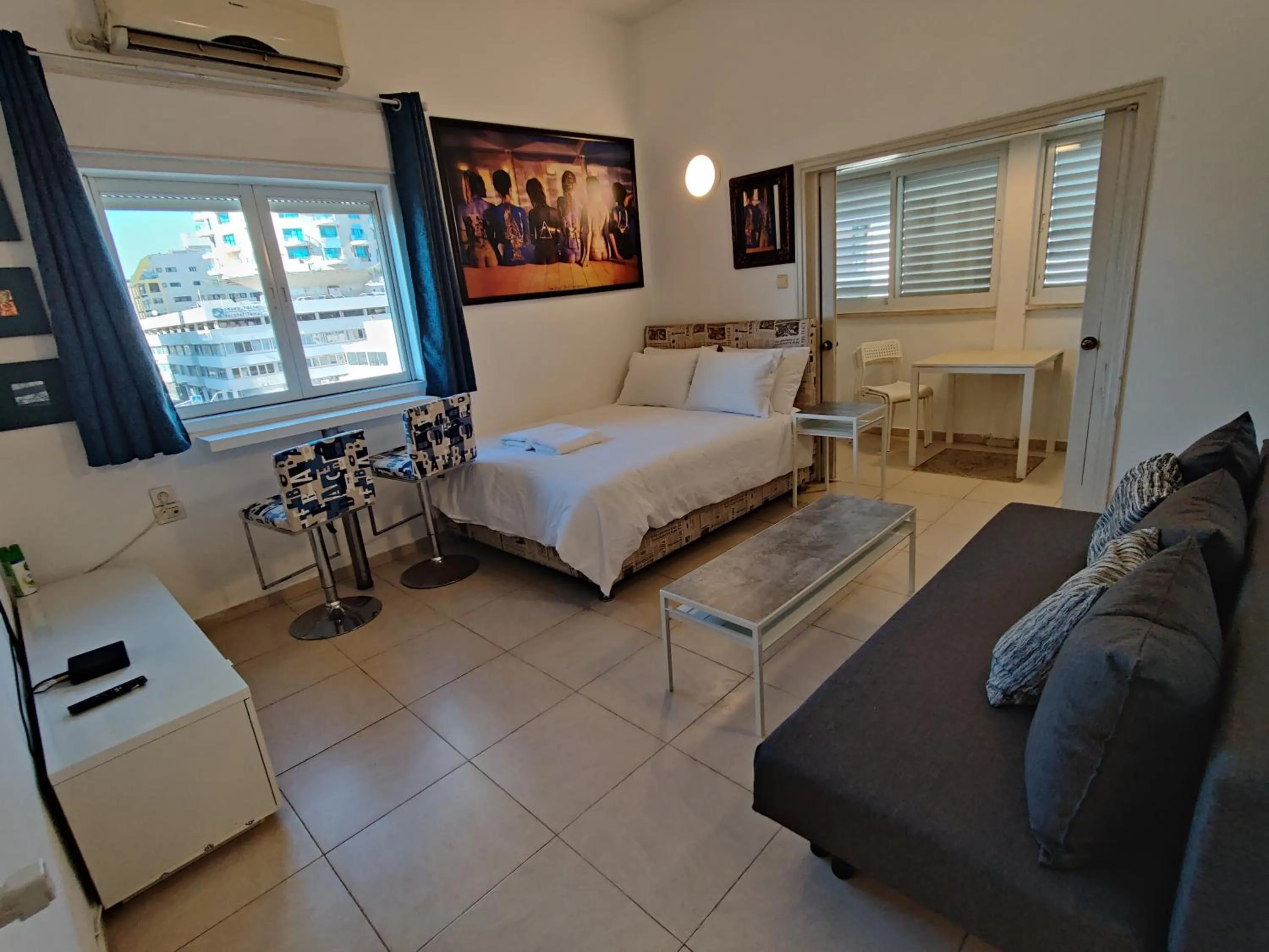 Photo of the whole room, Bed in Central Stay TLV Beachfront