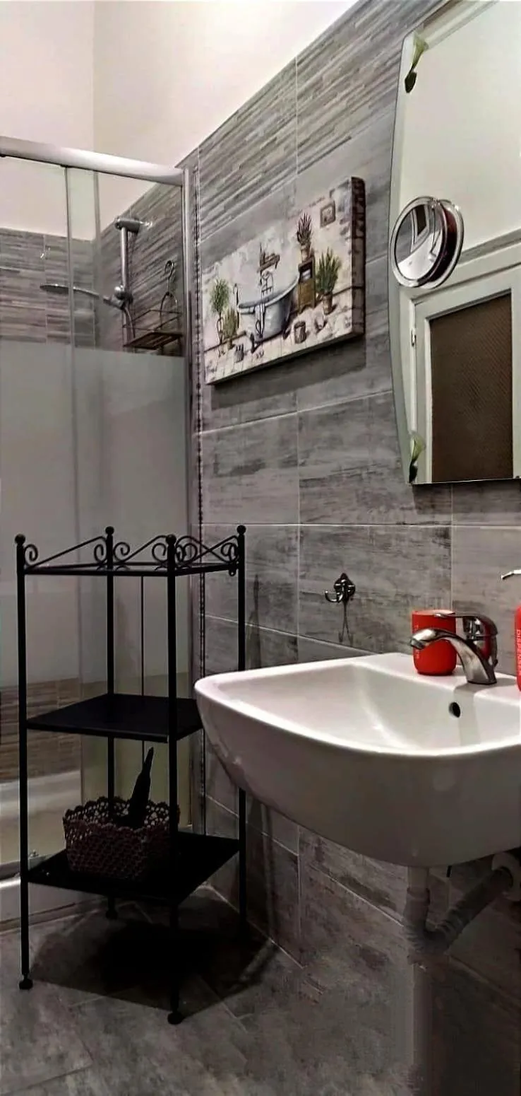 Bathroom in B&B Bella 'Mbriana Simona