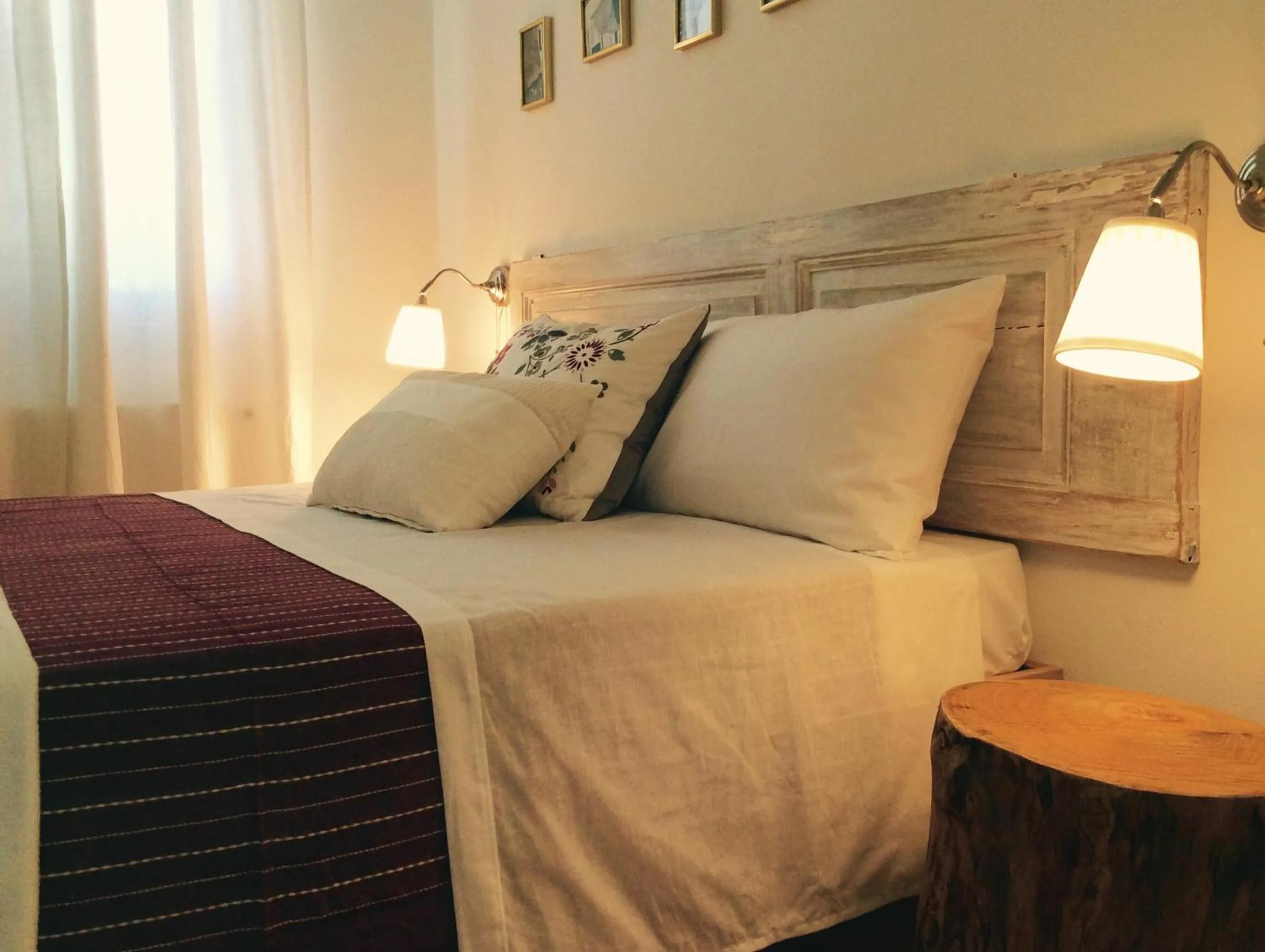 Decorative detail, Bed in B&B Giù le Stelle