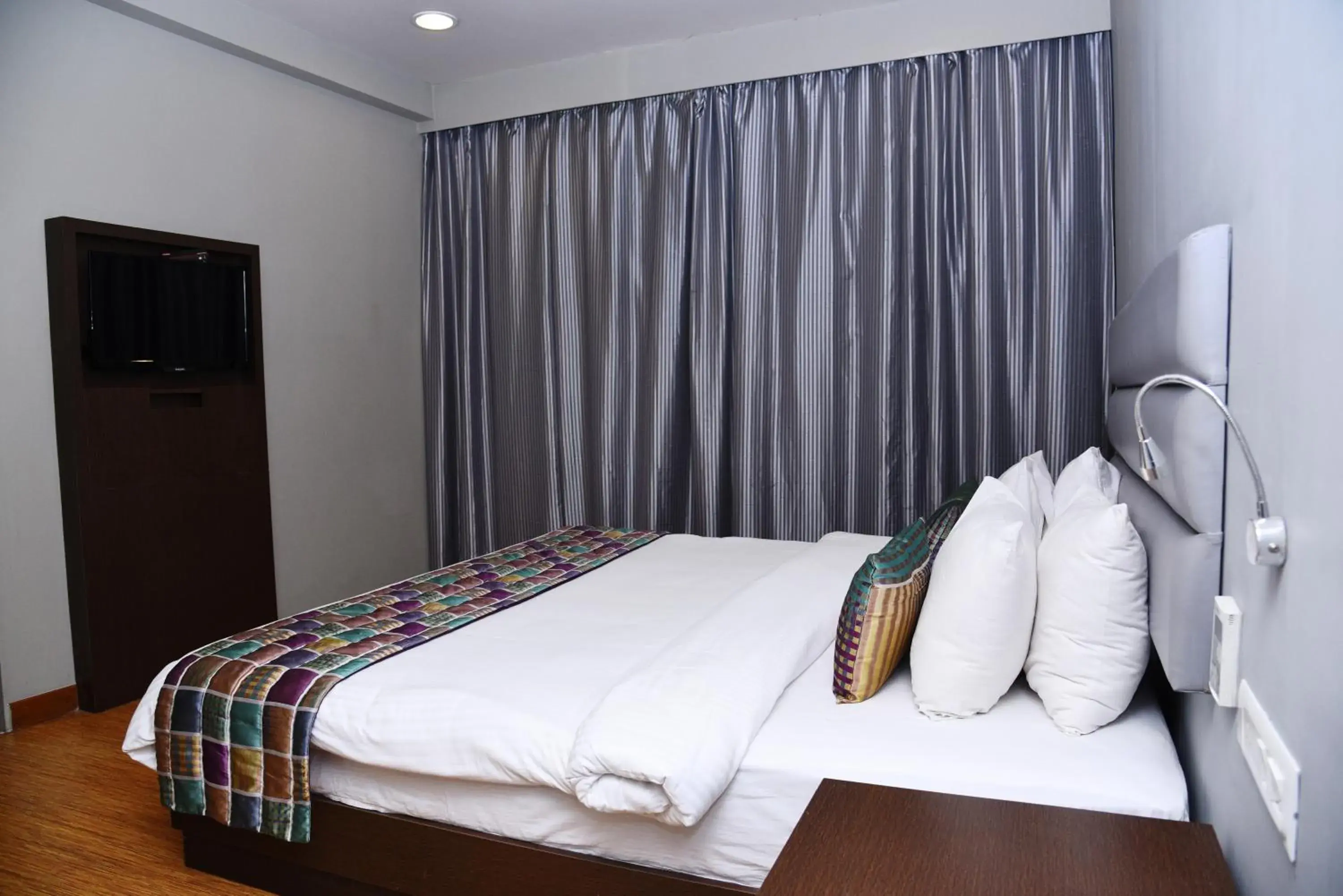 Bedroom, Bed in Keys Select by Lemon Tree Hotels, Visakhapatnam Bedroom, Bed in Keys Select by Lemon Tree Hotels, Visakhapatnam