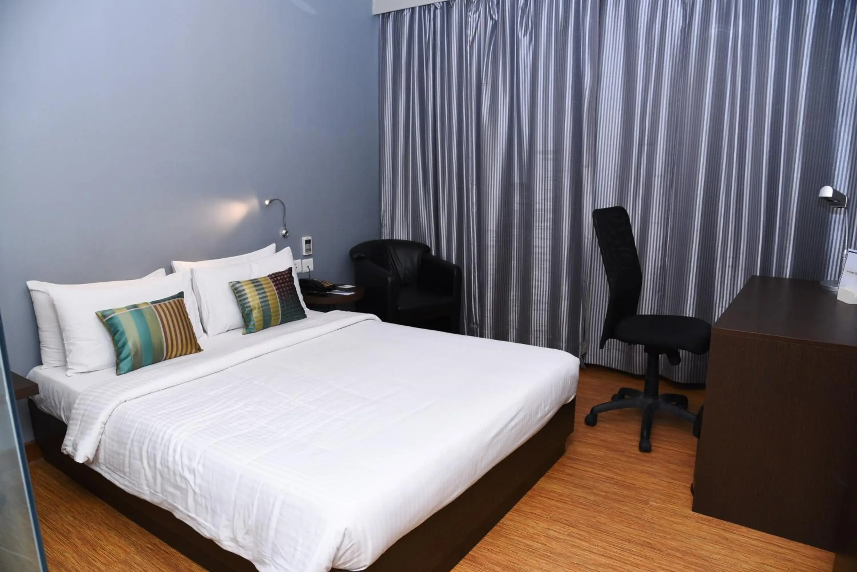 Bedroom, Bed in Keys Select by Lemon Tree Hotels, Visakhapatnam Bedroom, Bed in Keys Select by Lemon Tree Hotels, Visakhapatnam
