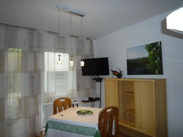 biozertifiziertes Hotel Höpfigheimer Hof mit Wein-Shop