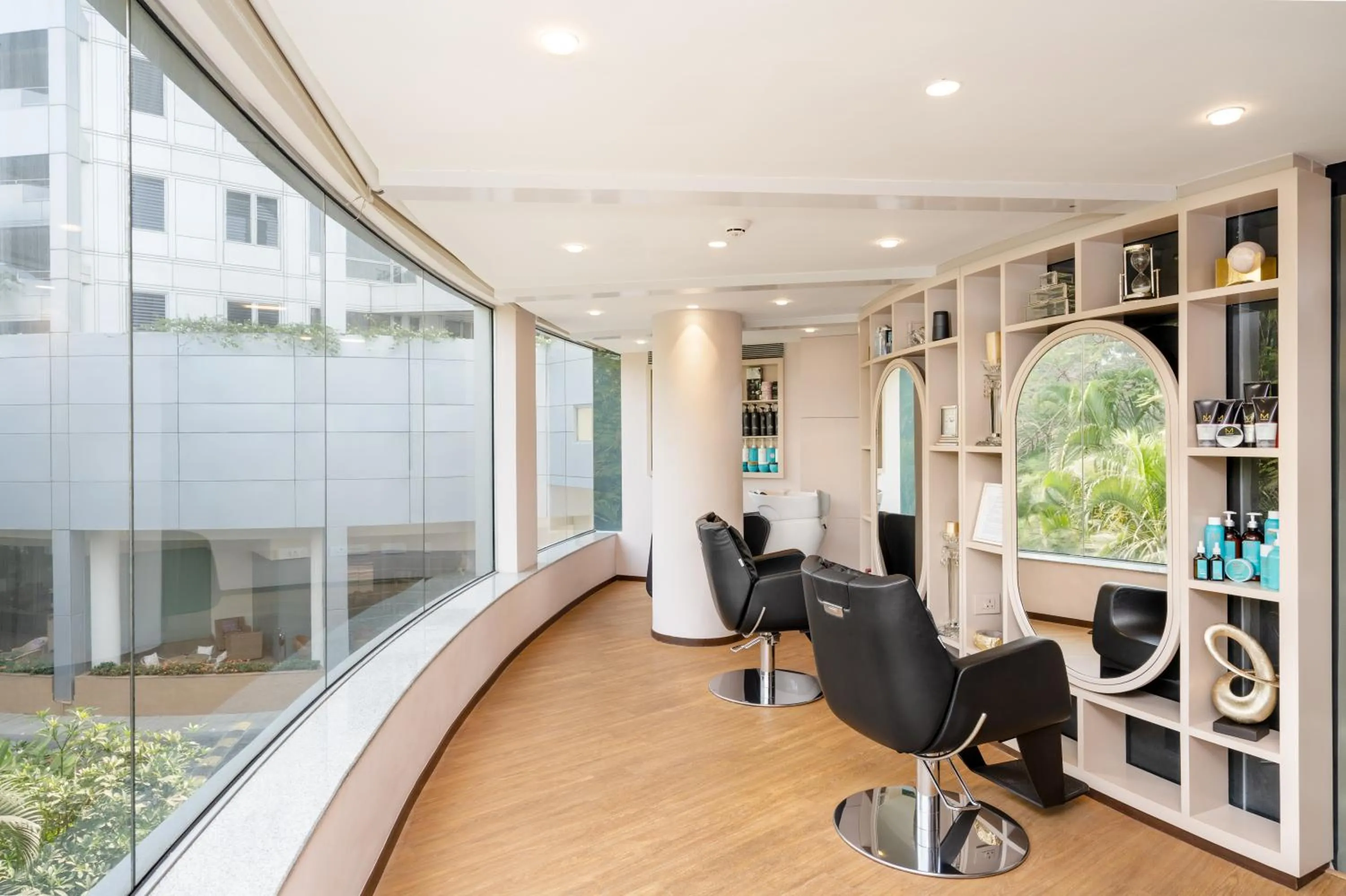hair dryier in Taj Wellington Mews, Mumbai