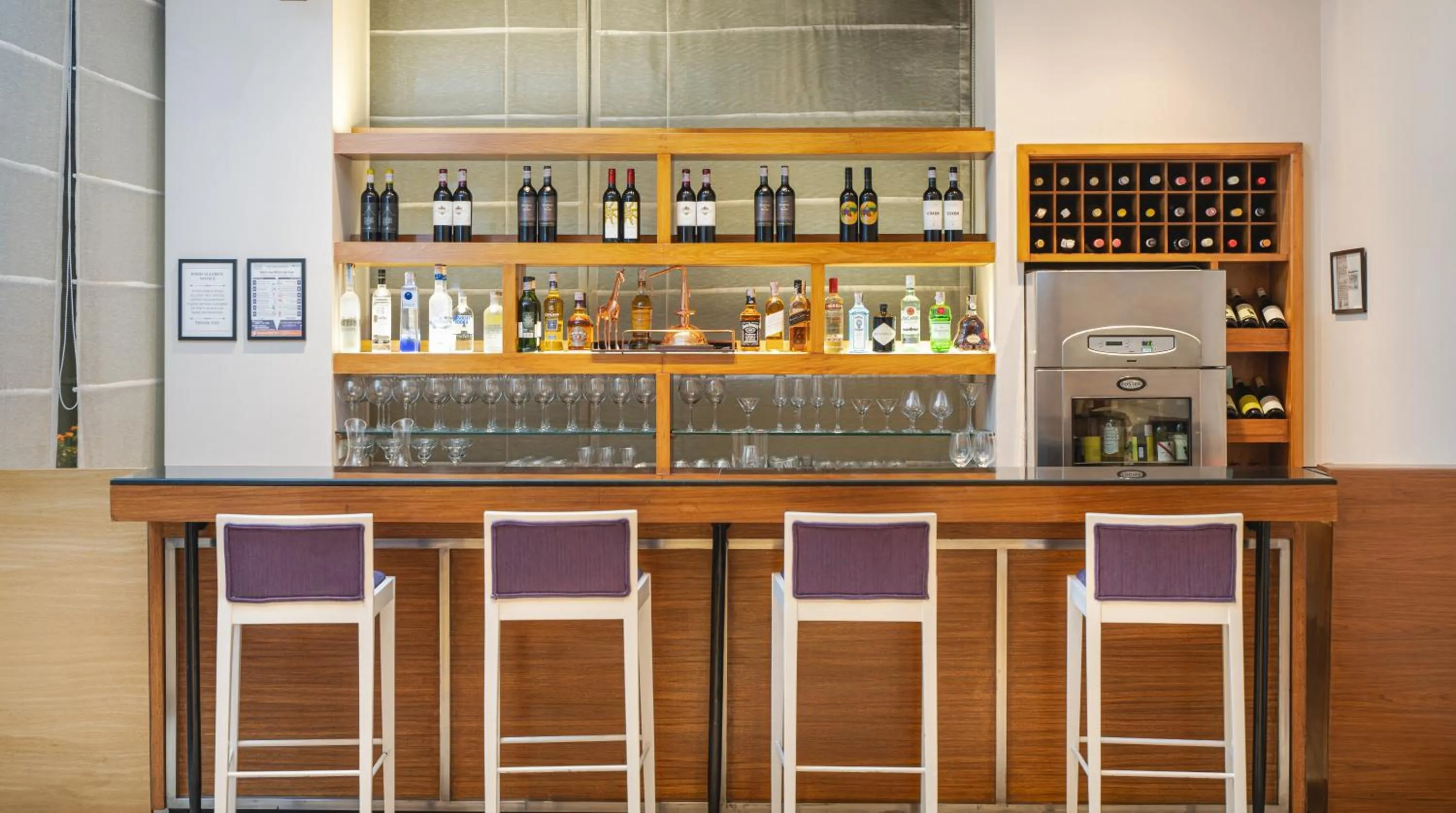 Lounge or bar in Taj Wellington Mews, Mumbai