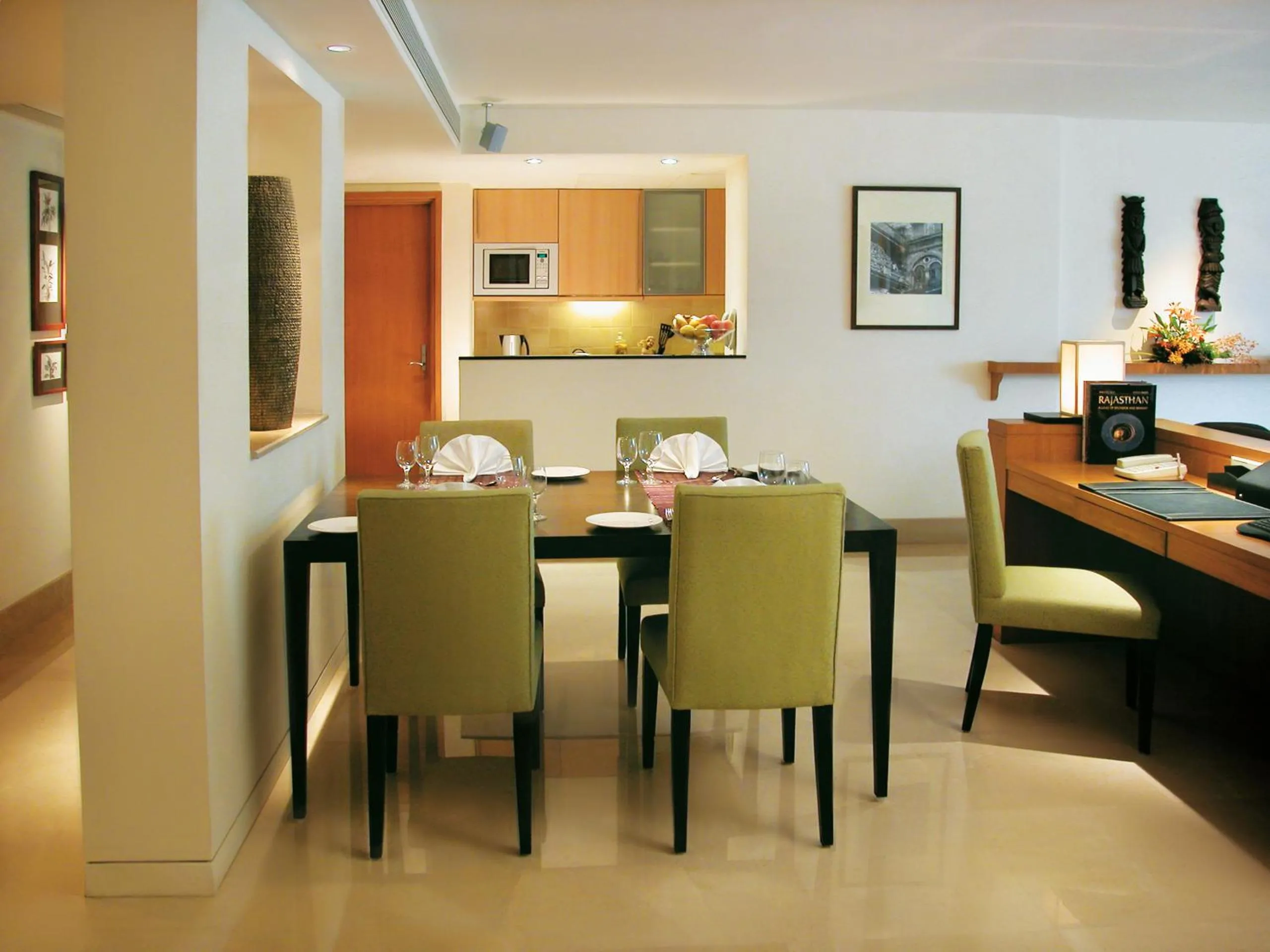 Dining area in Taj Wellington Mews, Mumbai