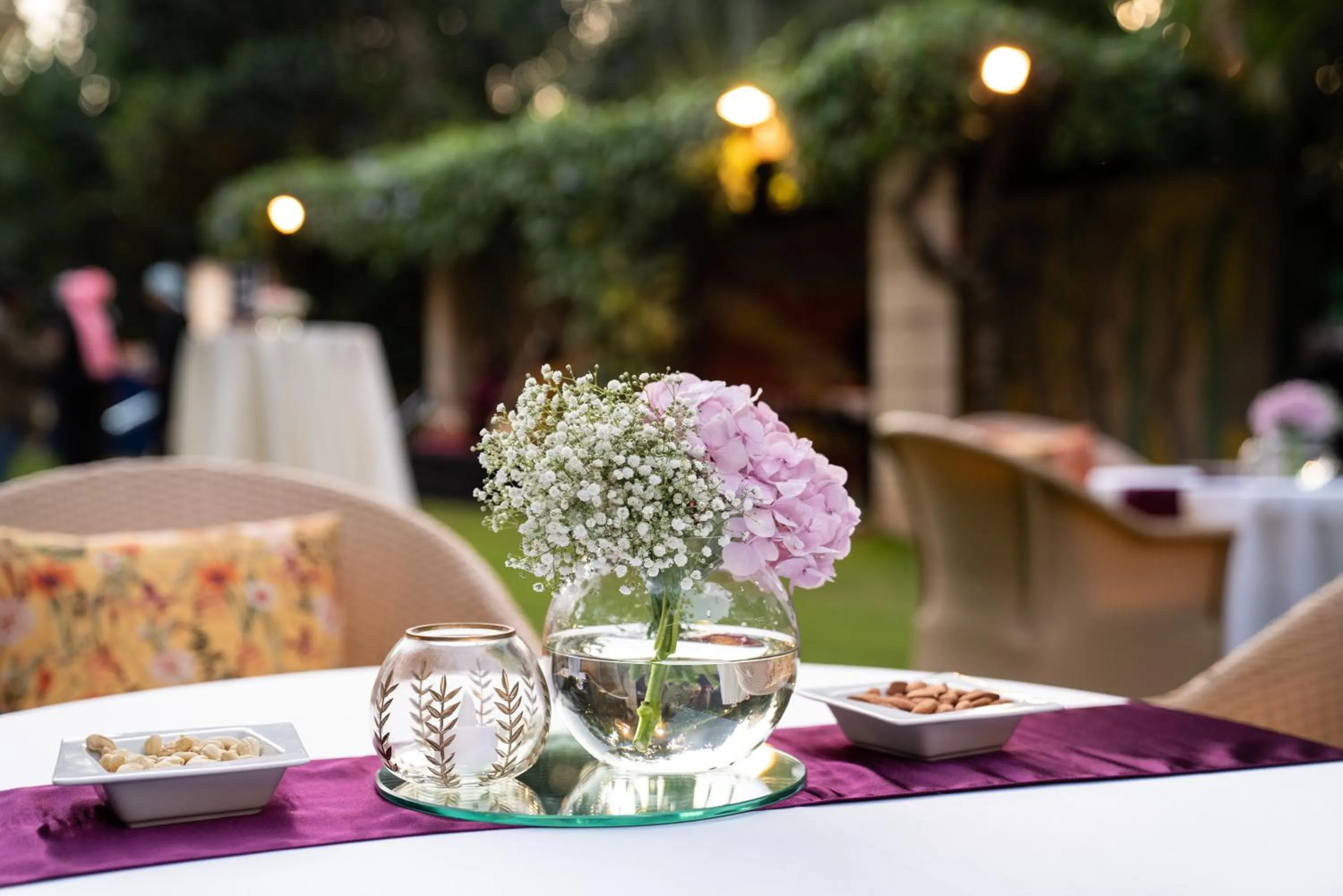Restaurant/places to eat in Taj Wellington Mews, Mumbai