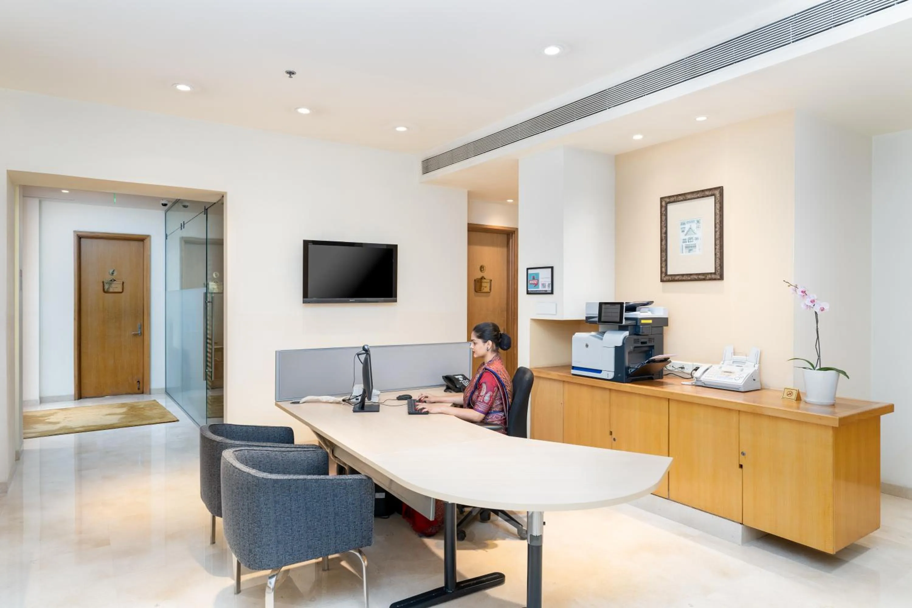 Business facilities in Taj Wellington Mews, Mumbai
