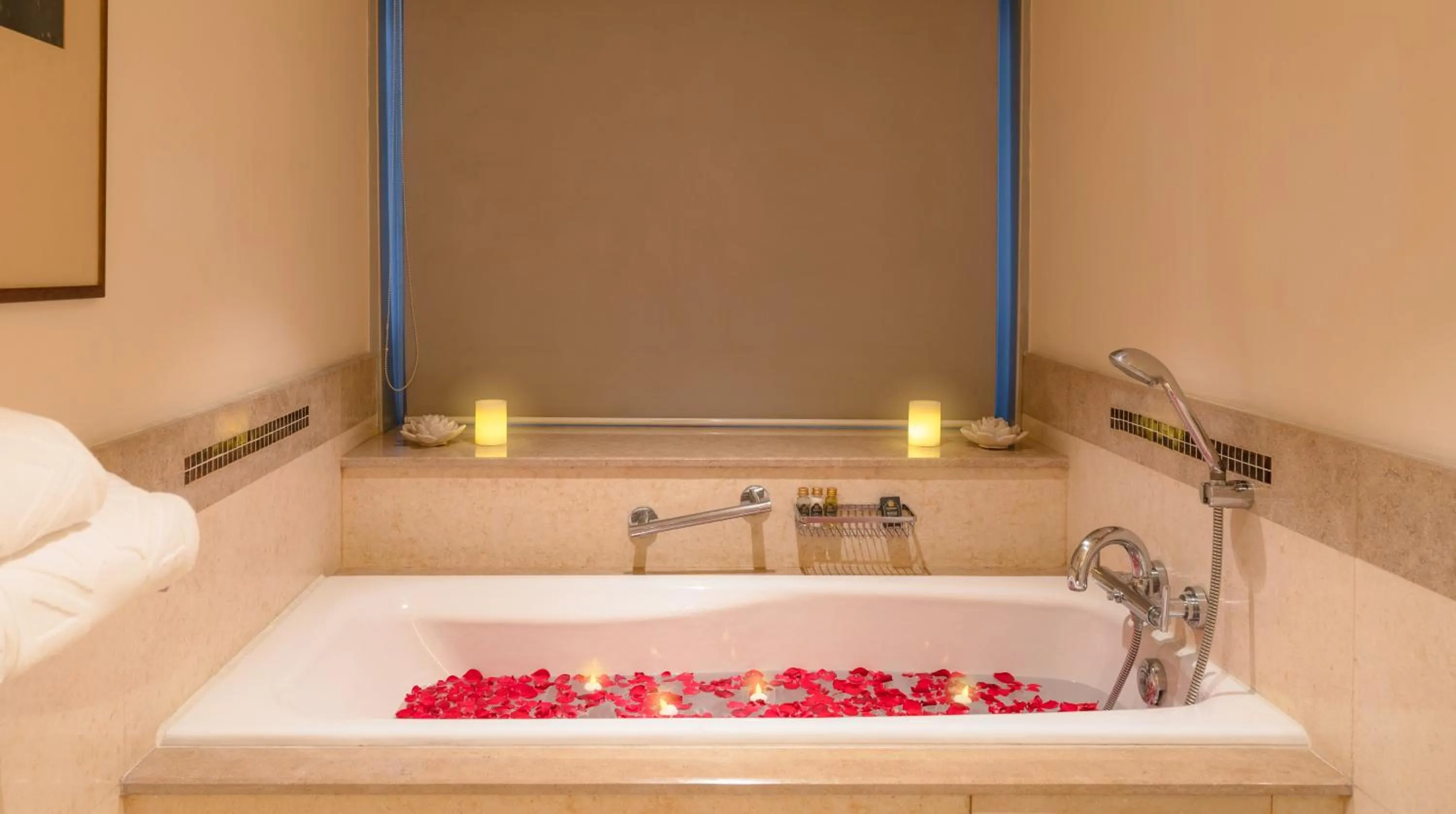 Bathroom in Taj Wellington Mews, Mumbai