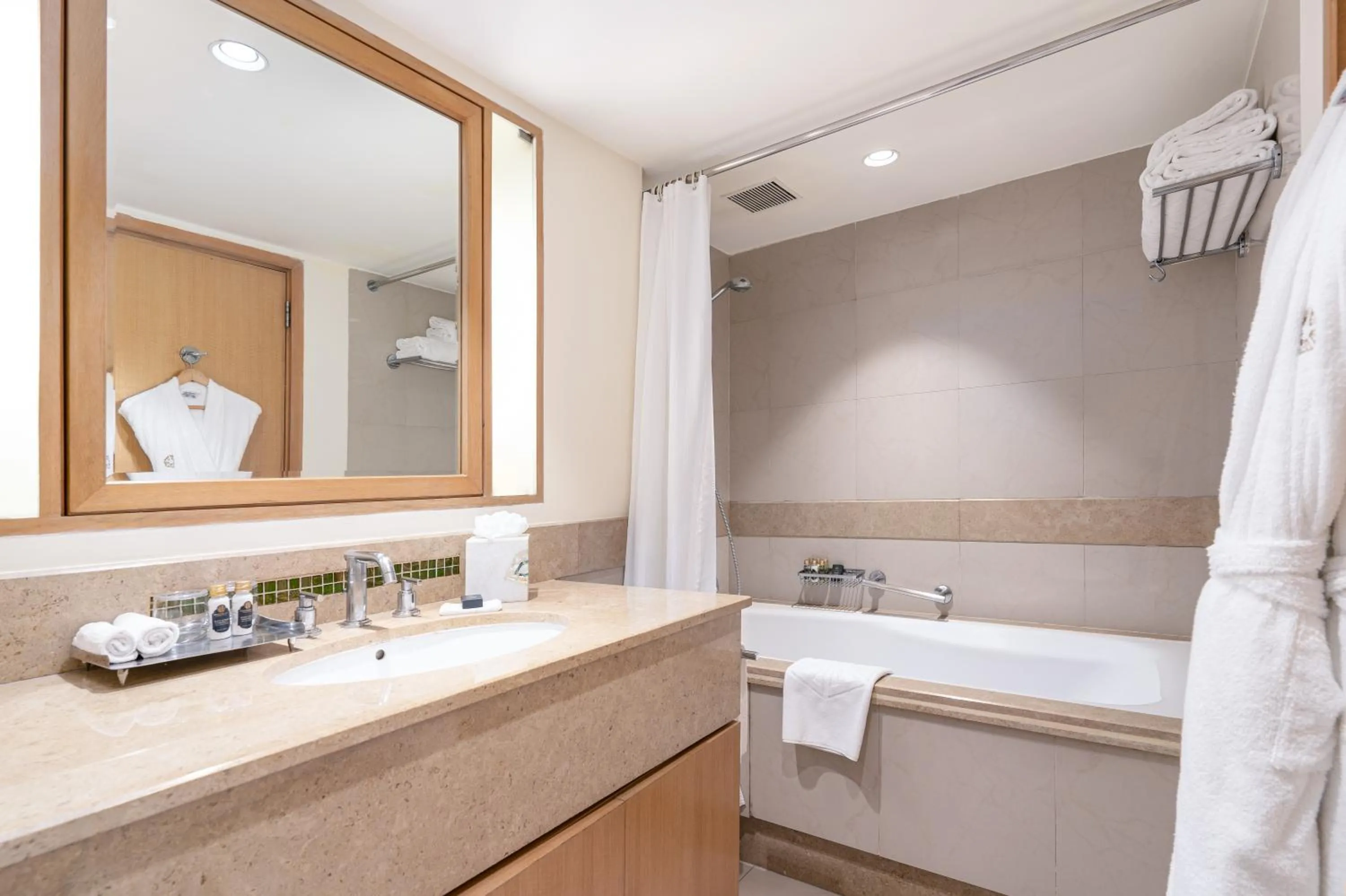 Bathroom in Taj Wellington Mews, Mumbai