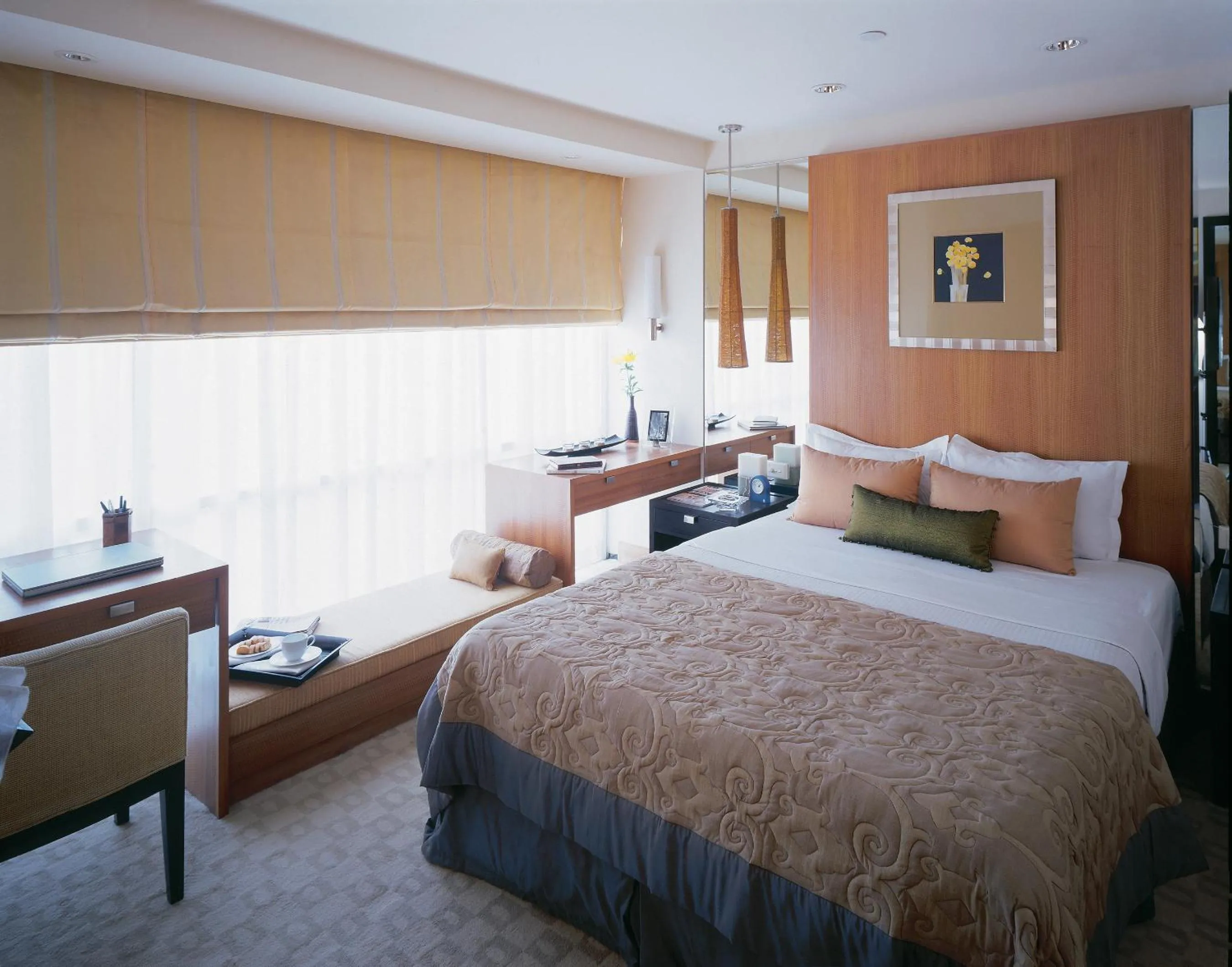 Bedroom, Bed in Taj Wellington Mews, Mumbai