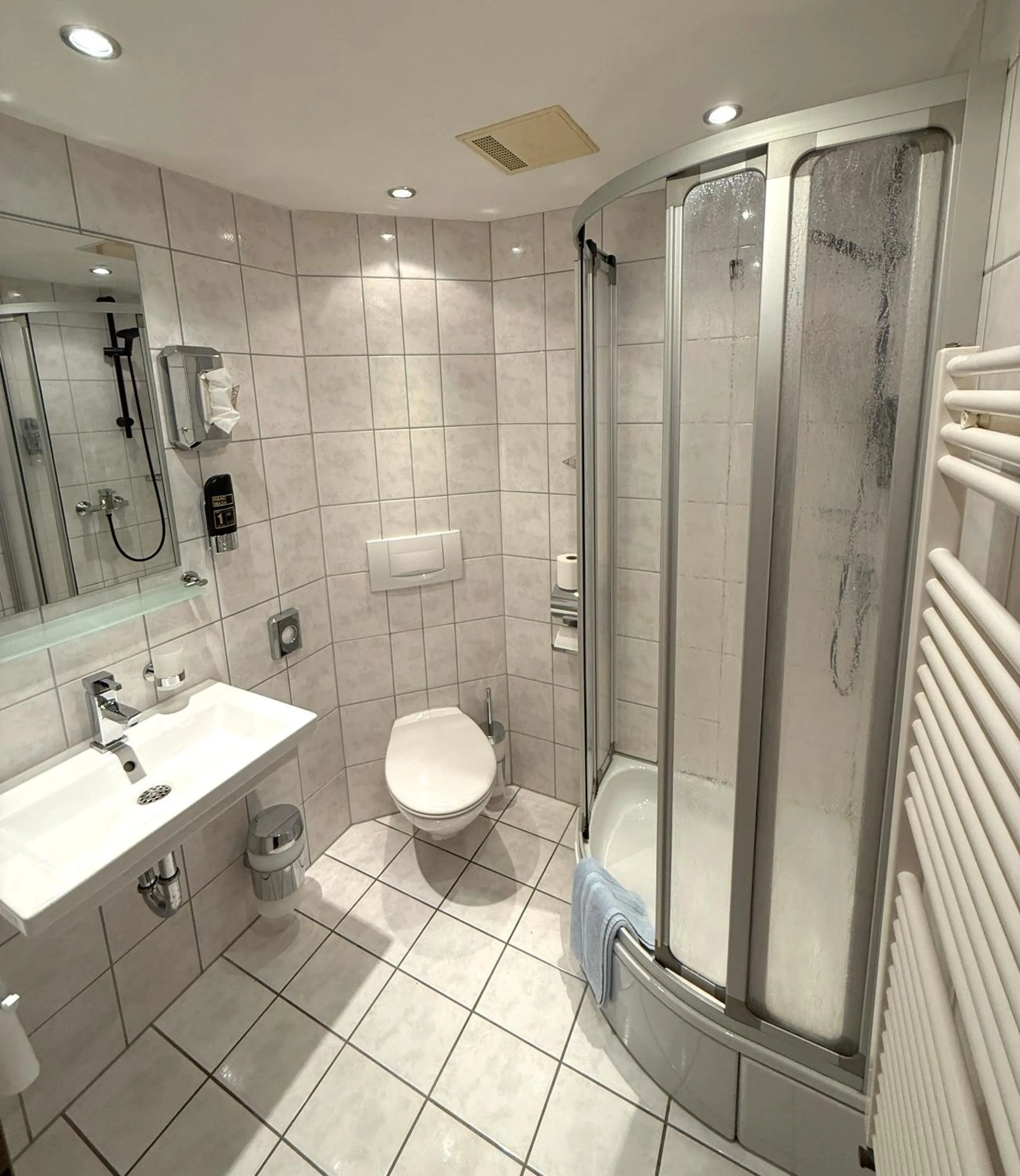 Bathroom in Hotel Traube Lossburg