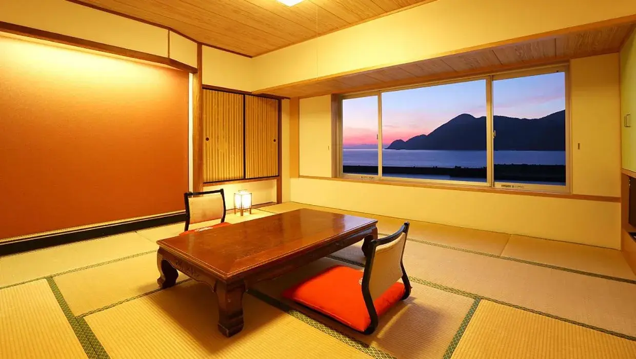 Japanese-Style Standard Room with Sea View in Okukinosaki Seaside Hotel Japanese-Style Standard Room with Sea View in Okukinosaki Seaside Hotel