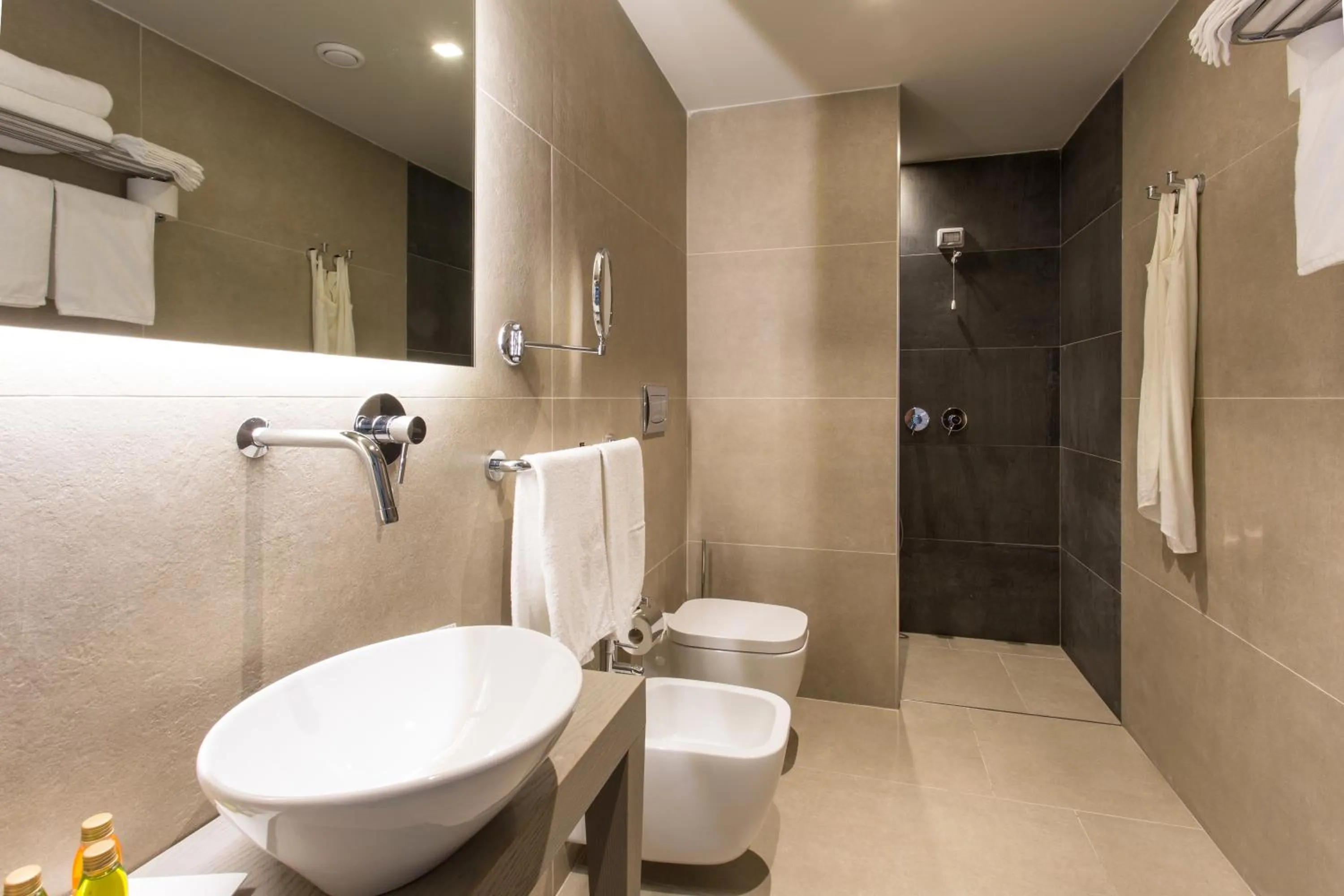 Shower in Kepos Etna Relais & Exclusive Spa