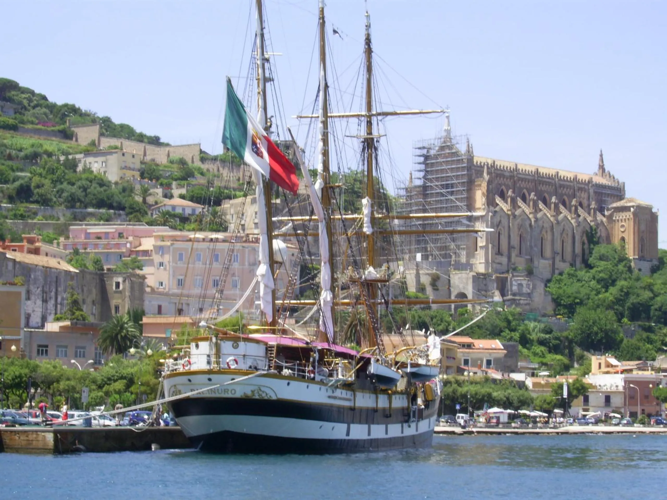 Property building in I due mari