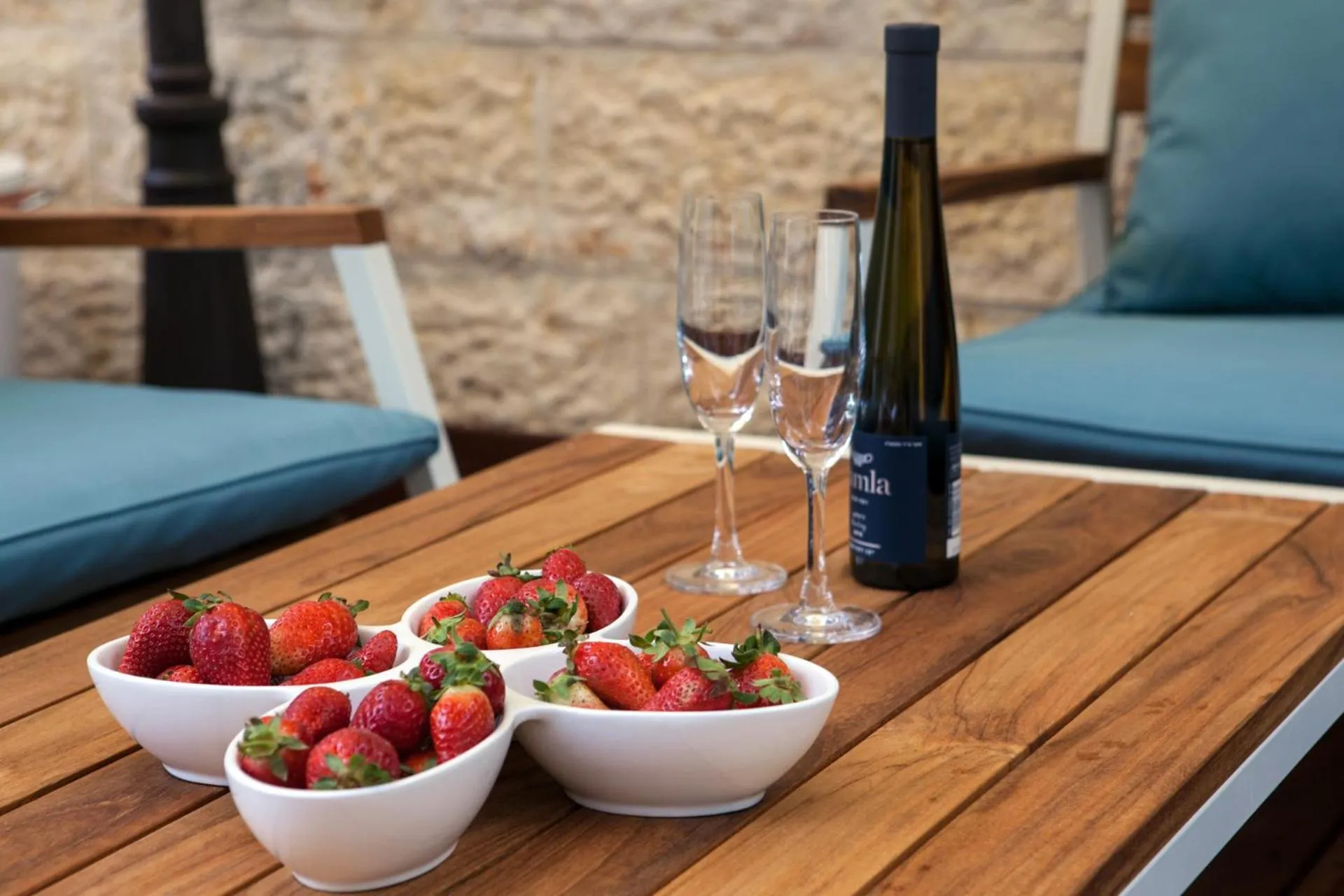 Decorative detail in Carmel Pearl