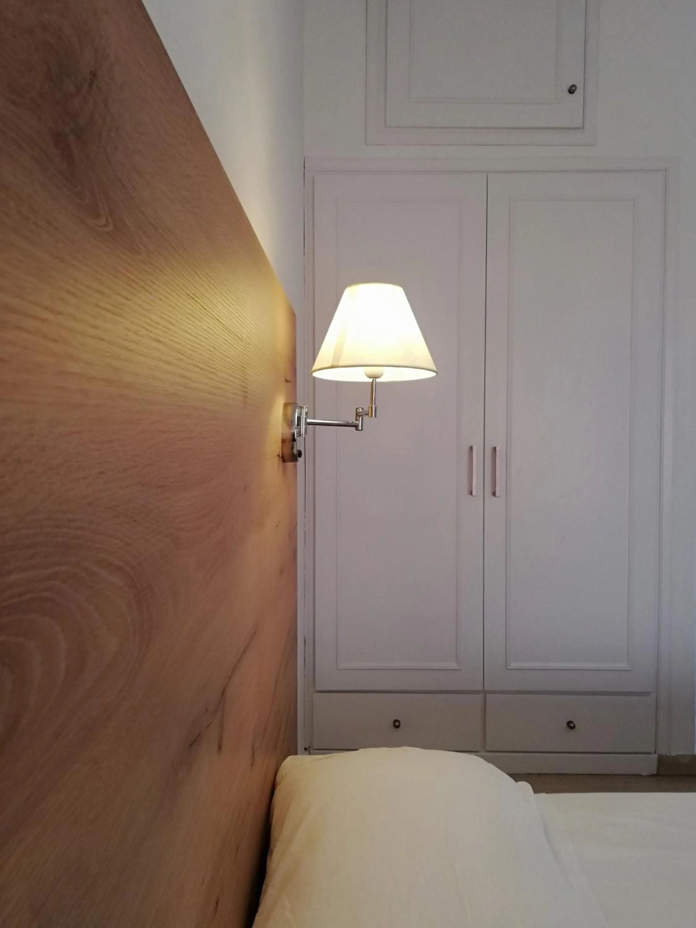 Day, Bed in The Mathraki Studios