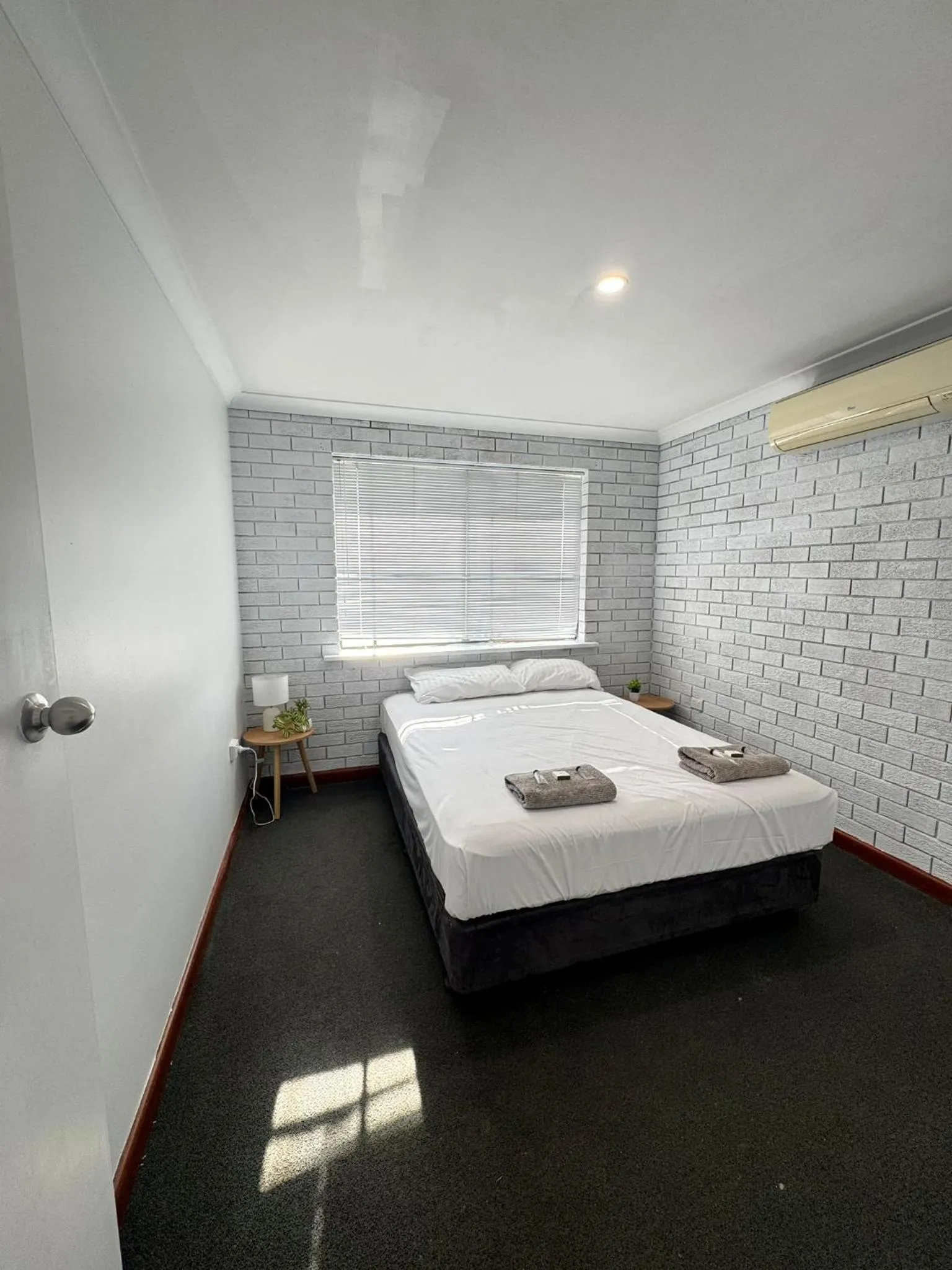 Photo of the whole room, Bed in Ocean View Villas