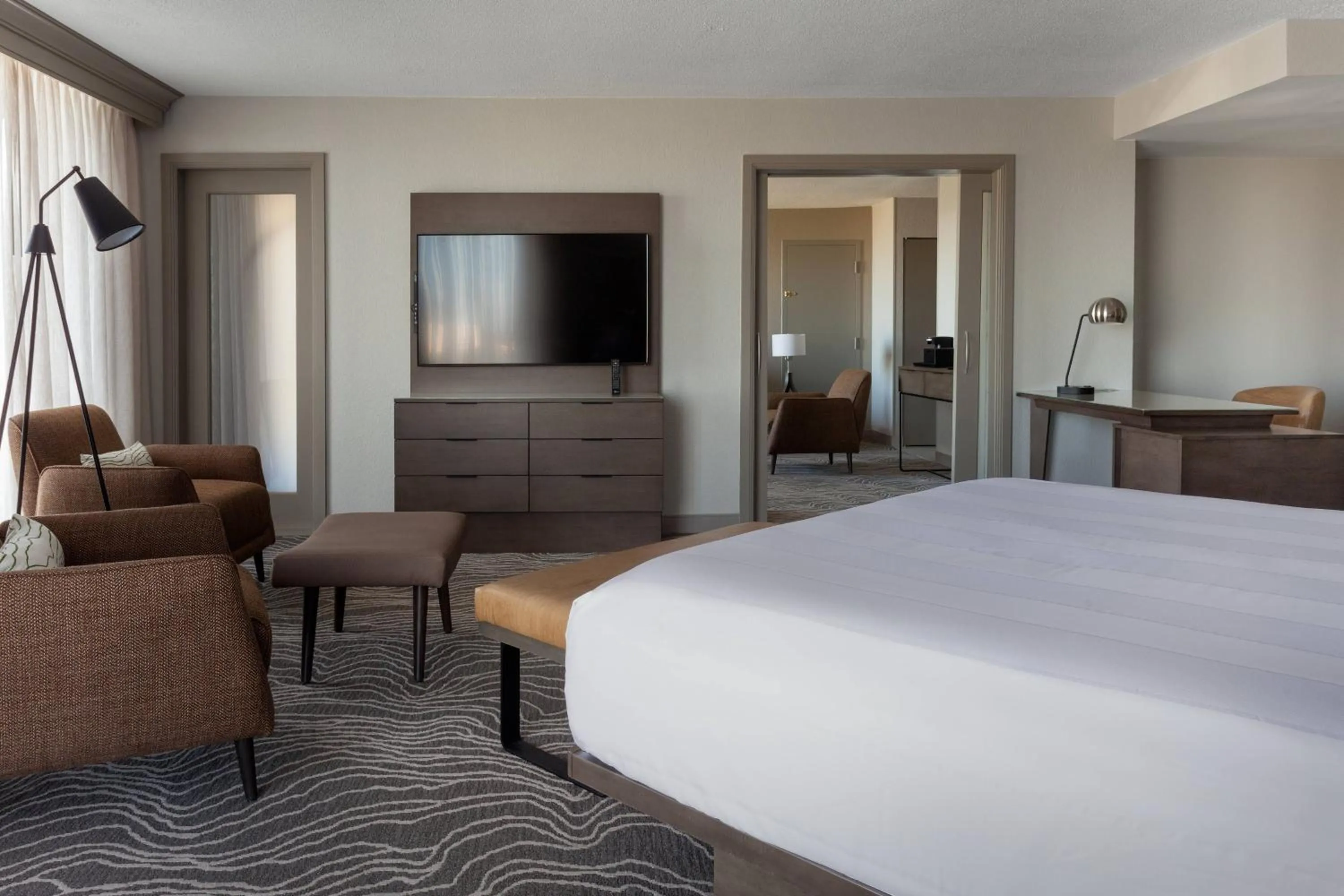 Bedroom, Bed in Marriott Orlando Airport Lakeside