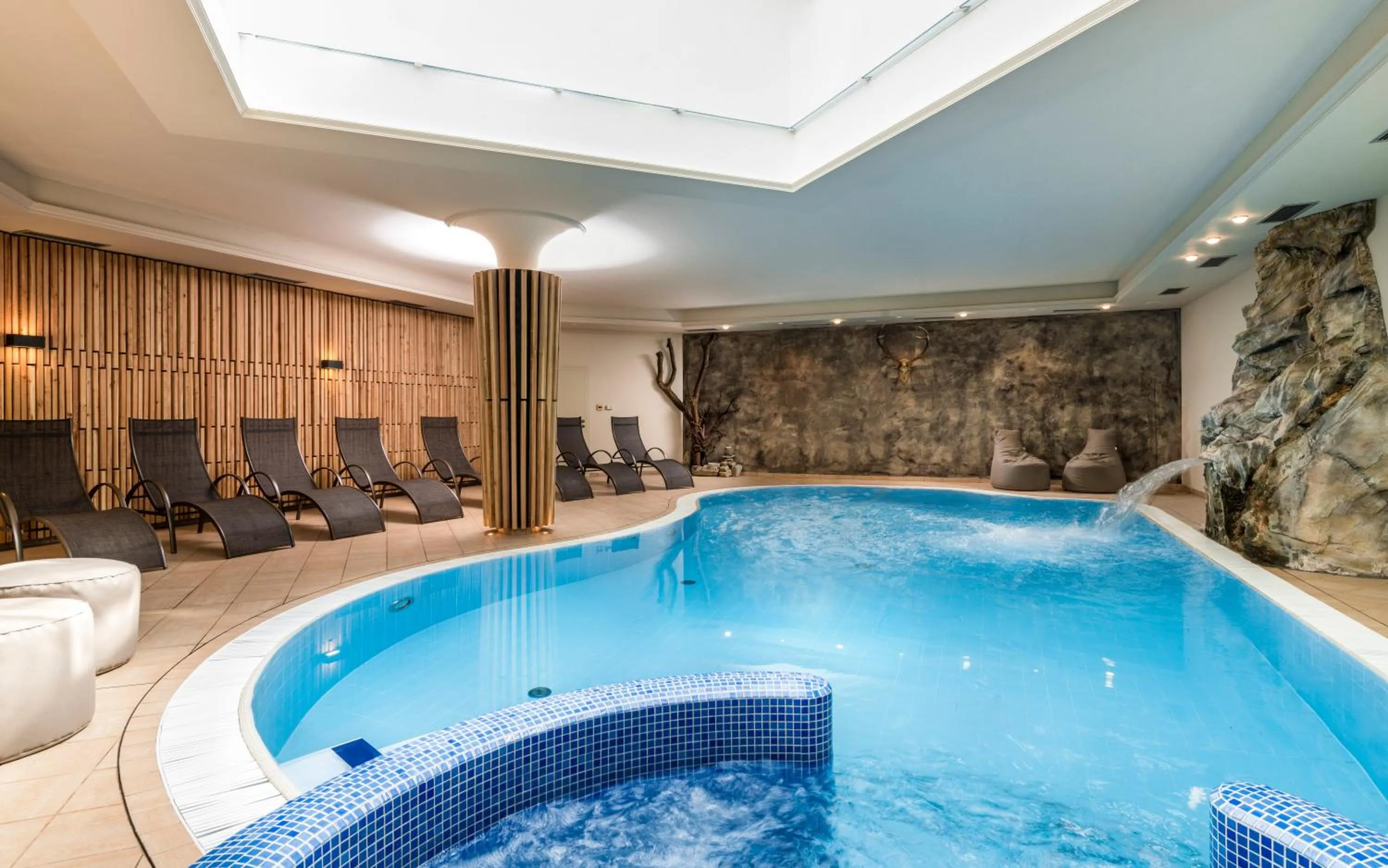 Swimming pool in Hotel Jaufentalerhof