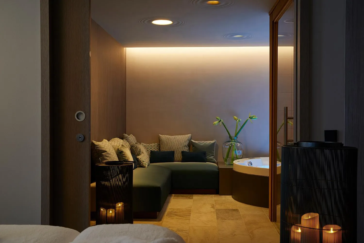 Hot Tub in Infinity Hotel & Conference Resort Munich