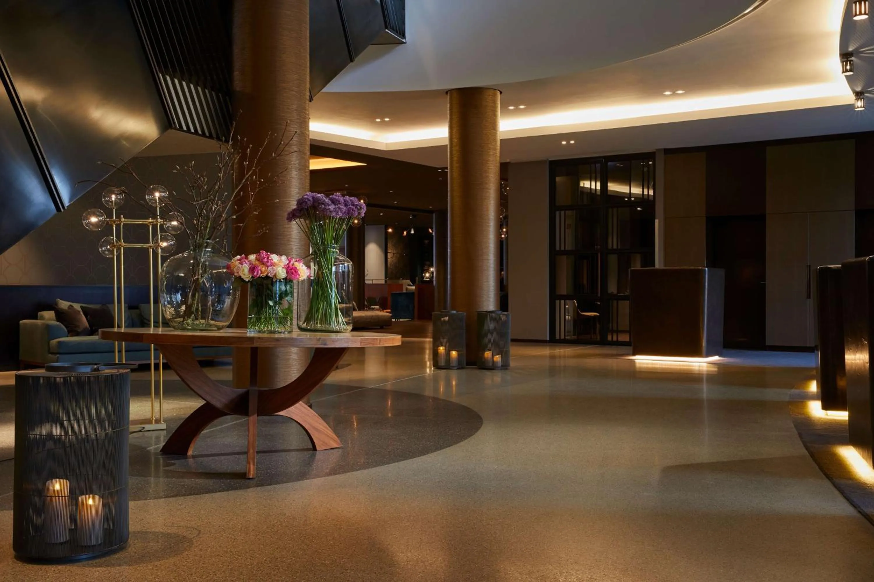 Lobby or reception in Infinity Hotel & Conference Resort Munich