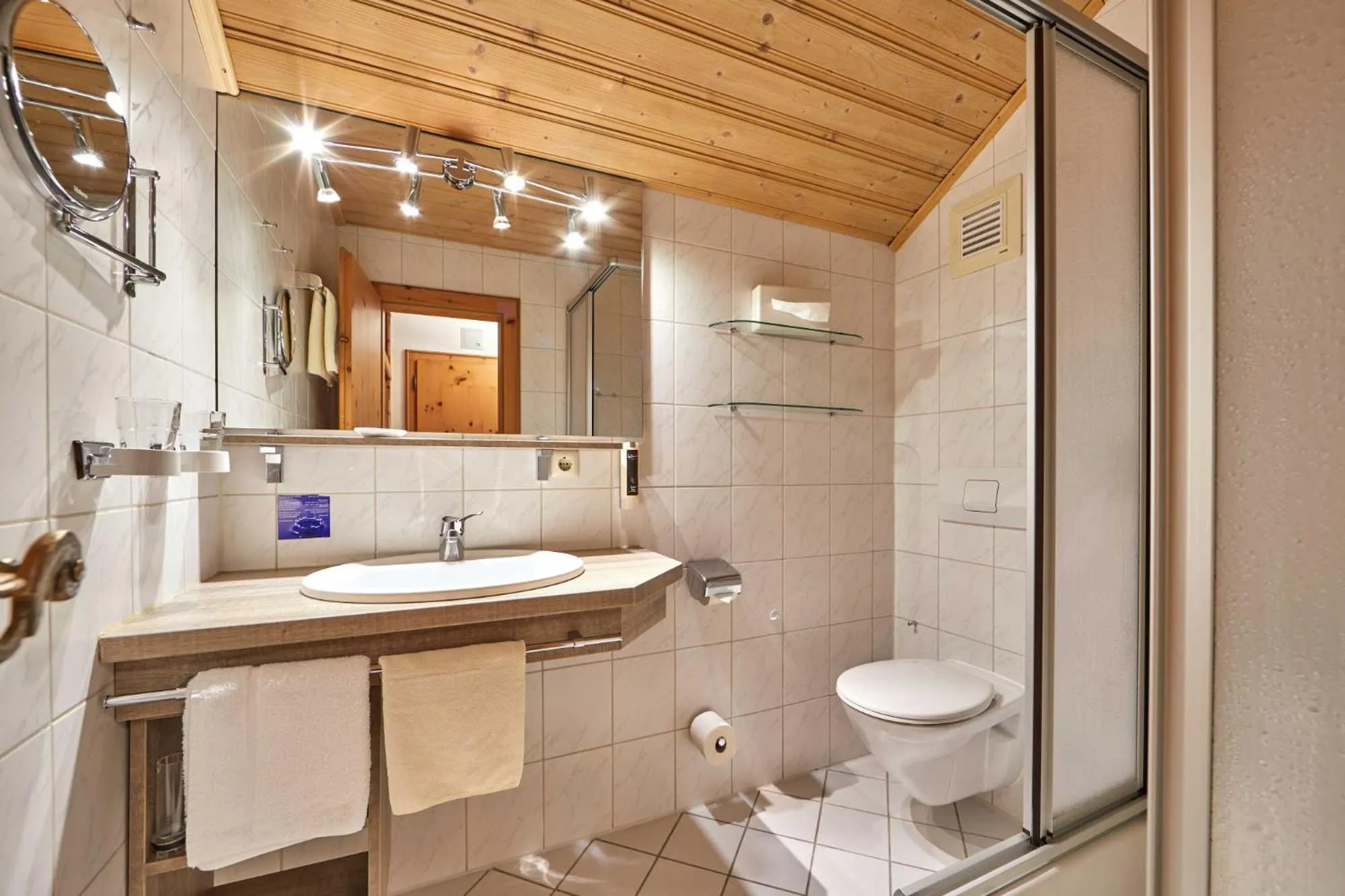 Bathroom in Landhotel zum Bad