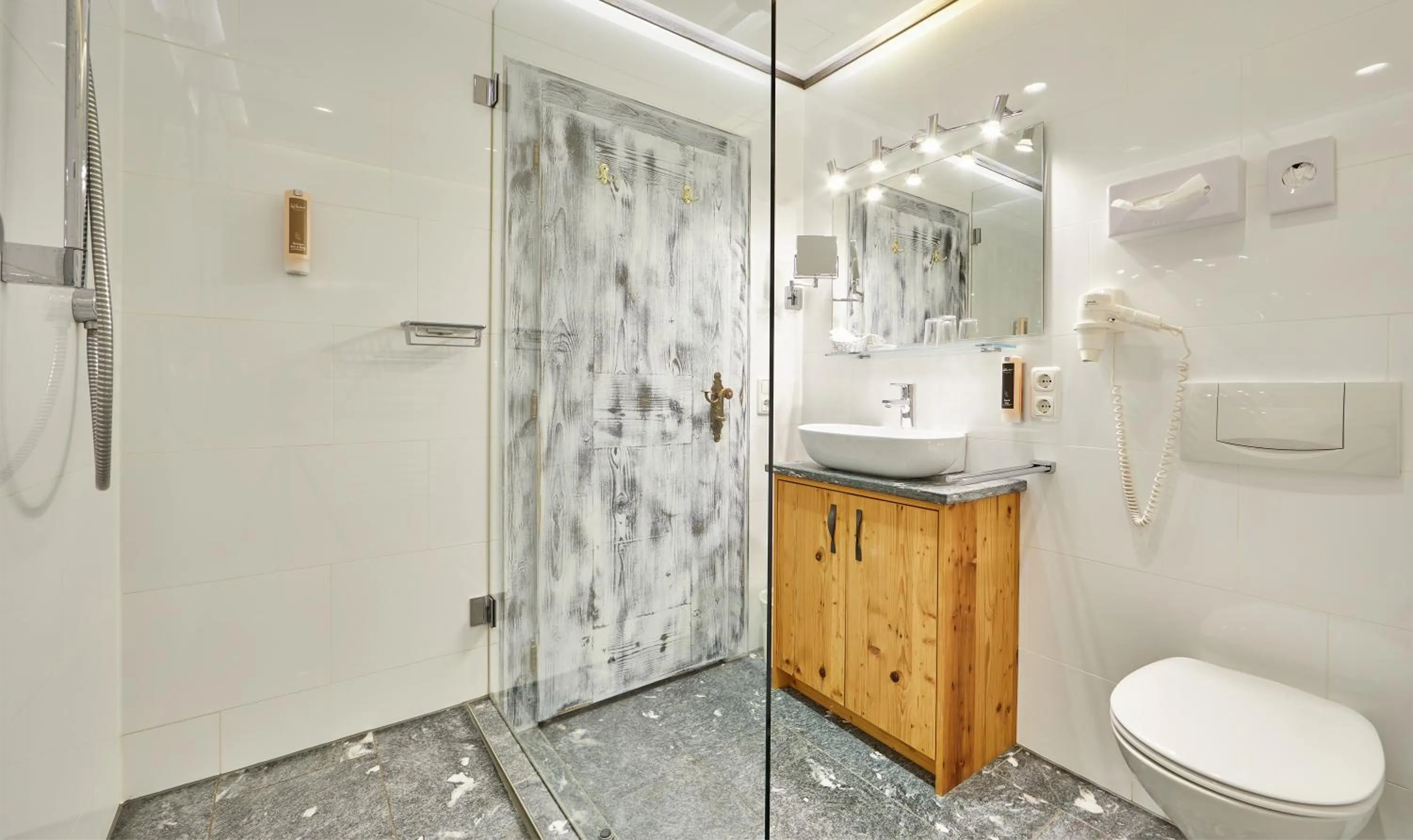 Bathroom in Landhotel zum Bad