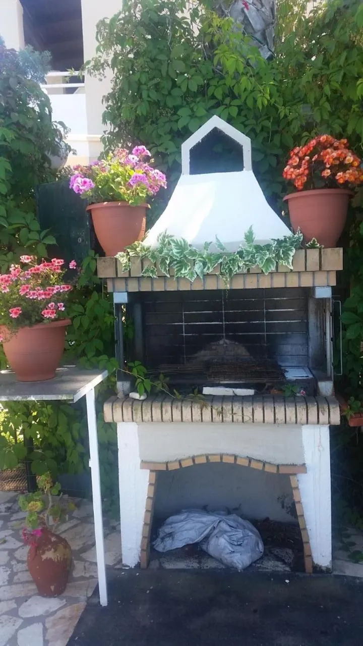 BBQ facilities in Alexandros Studios Apartments