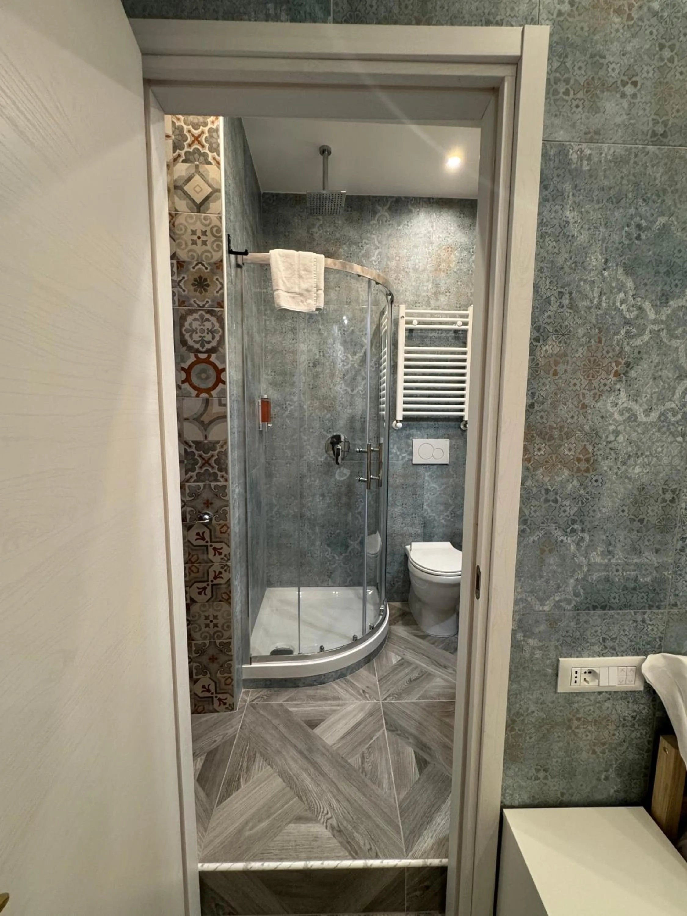 Shower in Fashion Lux