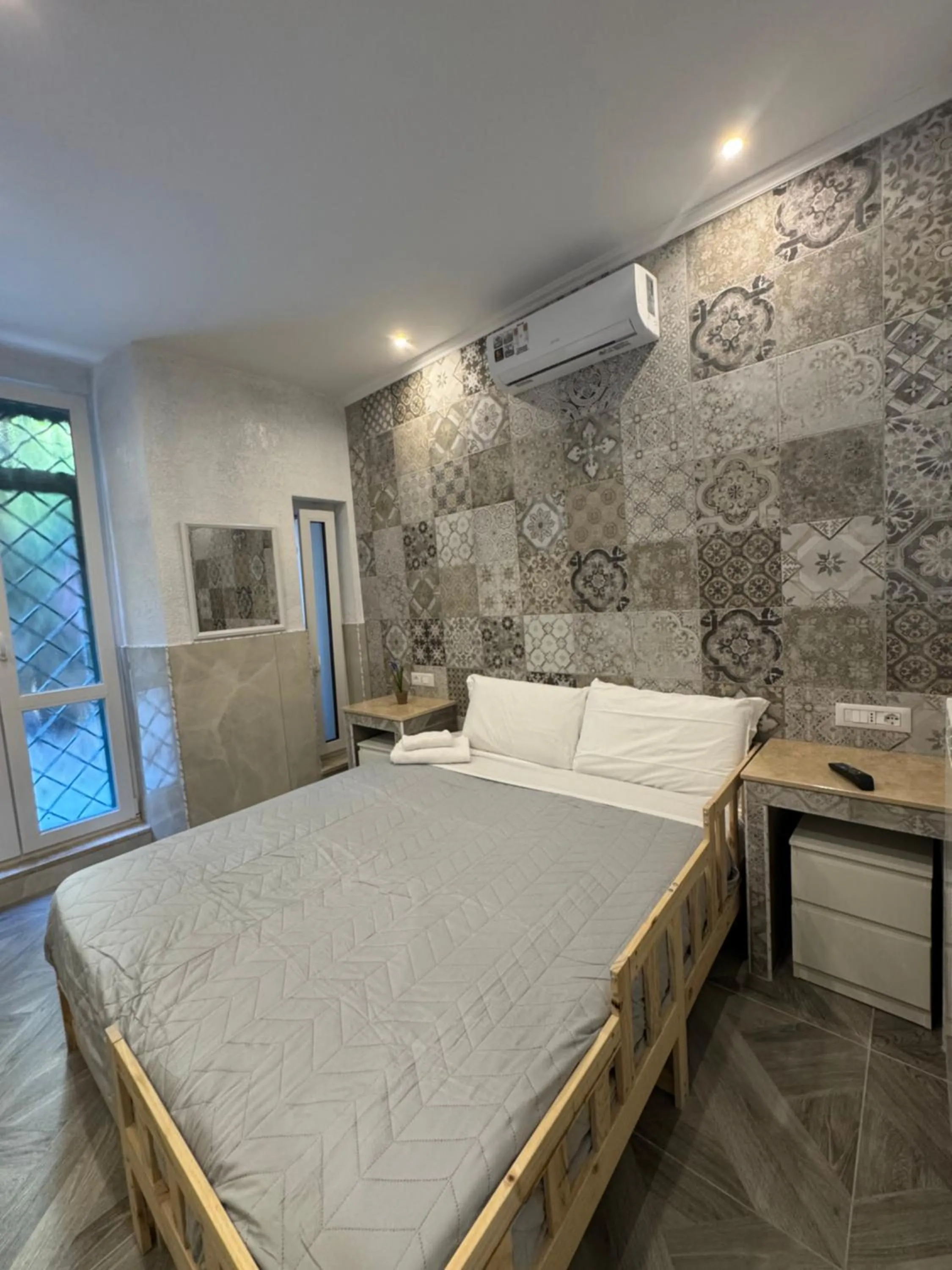 Bedroom, Bed in Fashion Lux