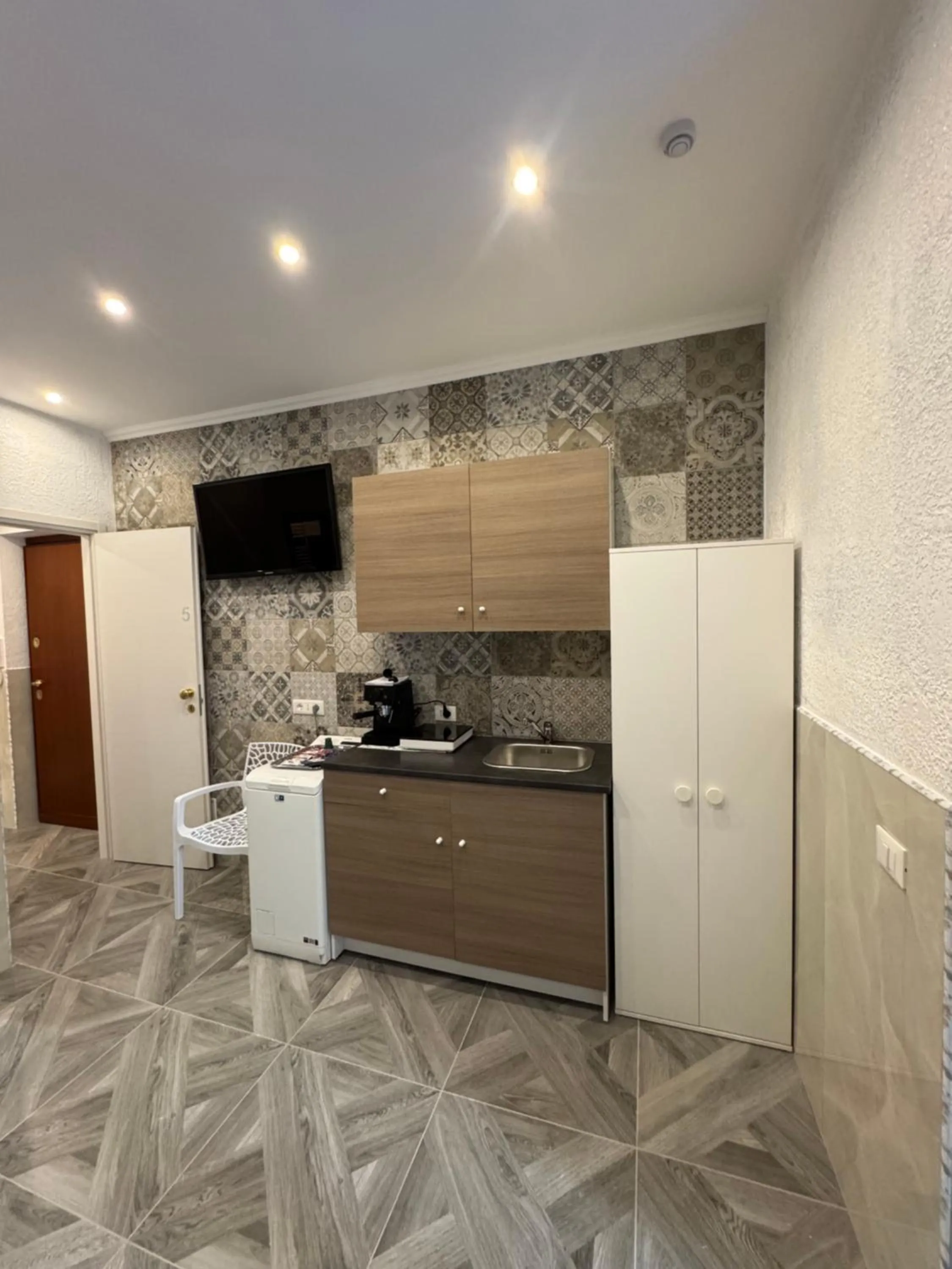 Kitchen or kitchenette in Fashion Lux