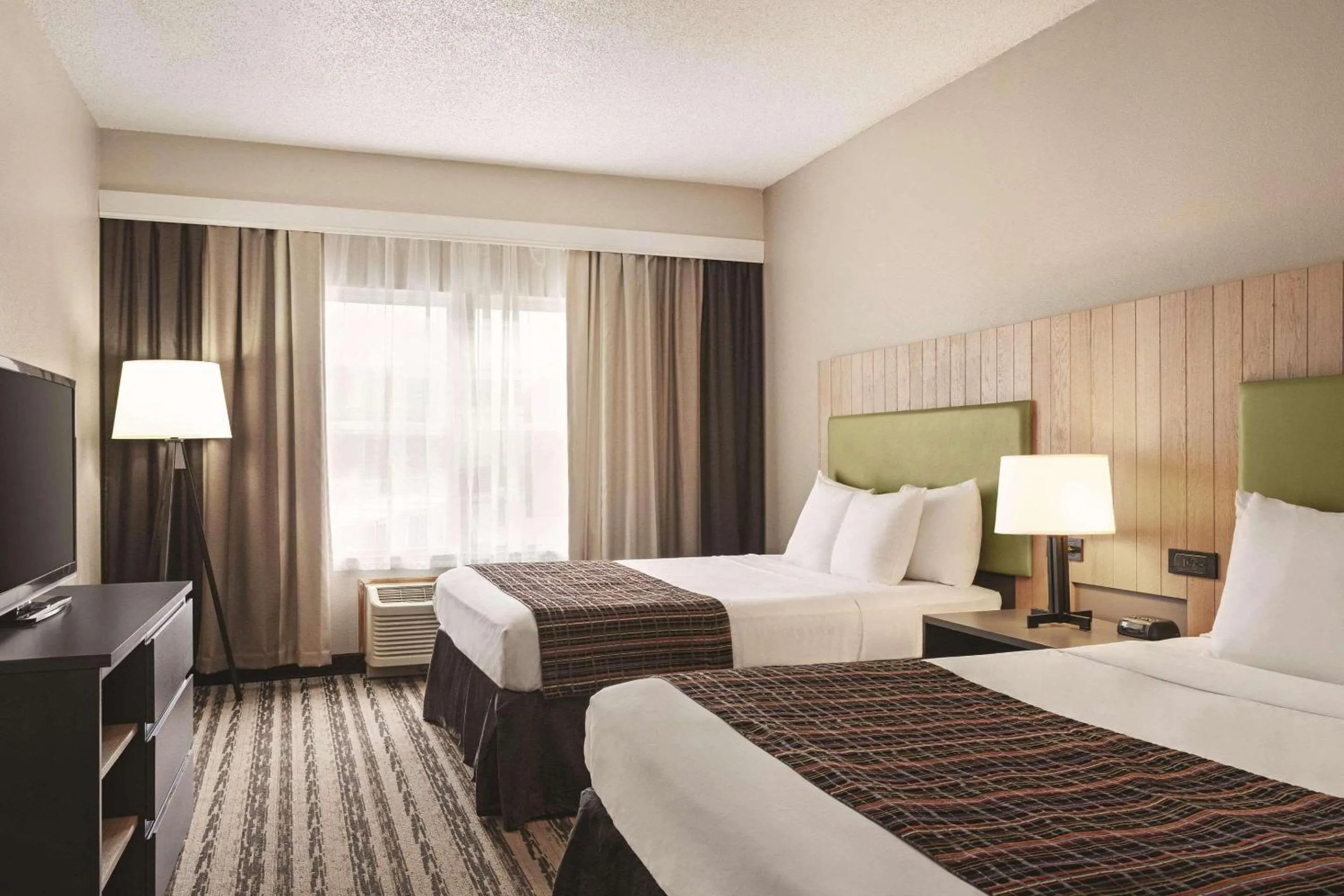 Bedroom, Bed in Country Inn & Suites by Radisson, Nashville Airport East, TN