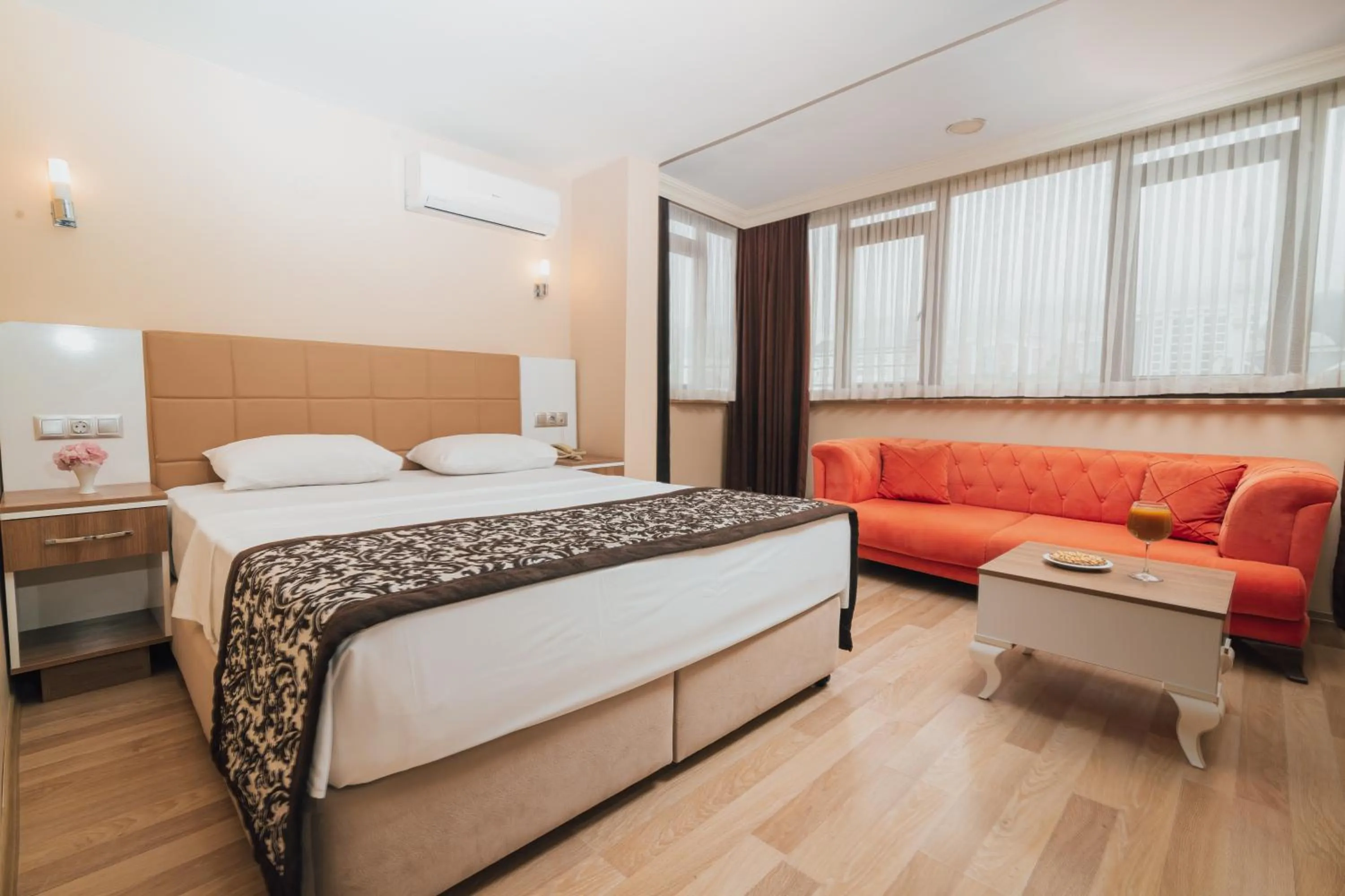 Photo of the whole room, Bed in Konak Park Hotel