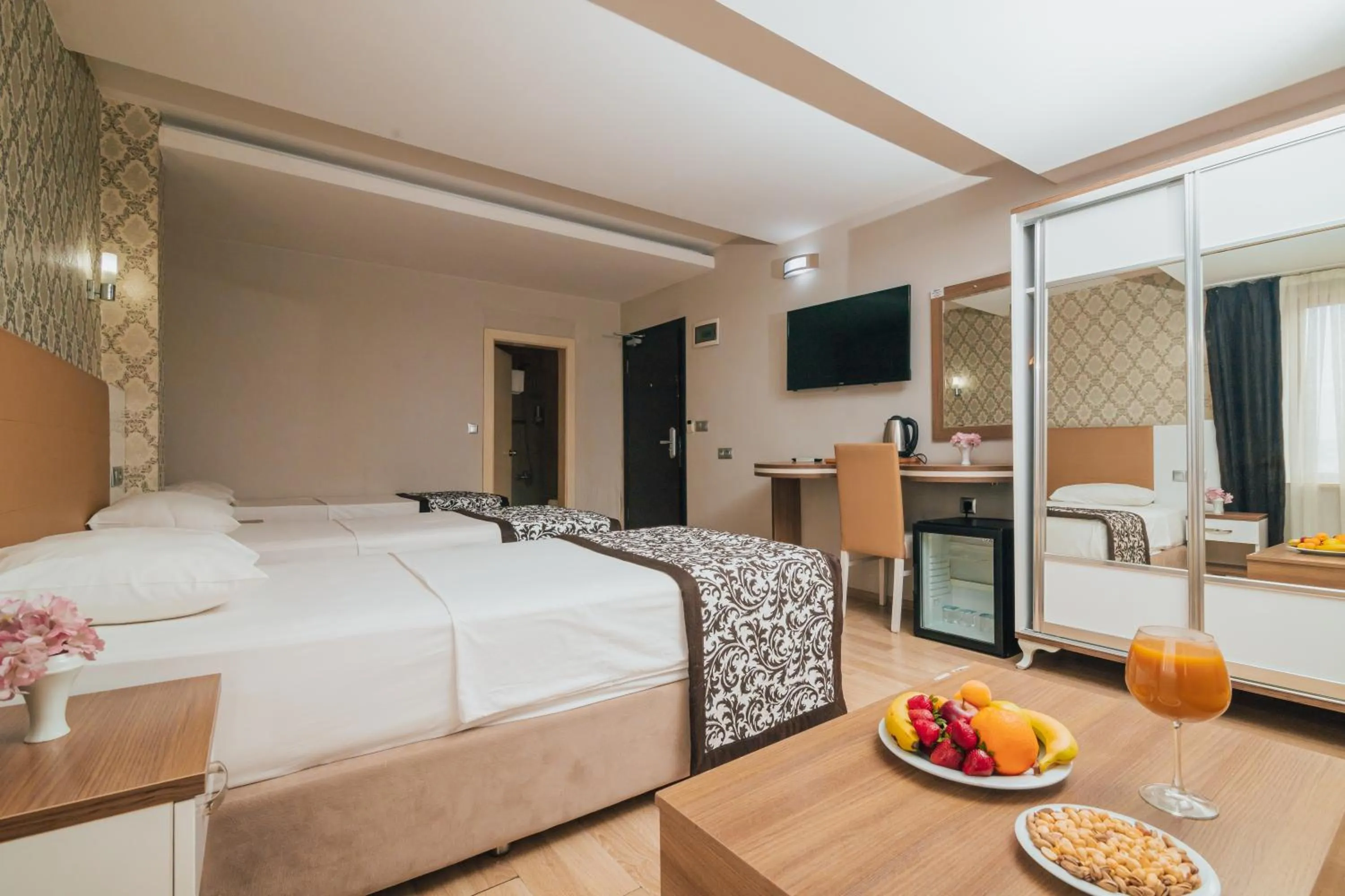 Photo of the whole room, Bed in Konak Park Hotel