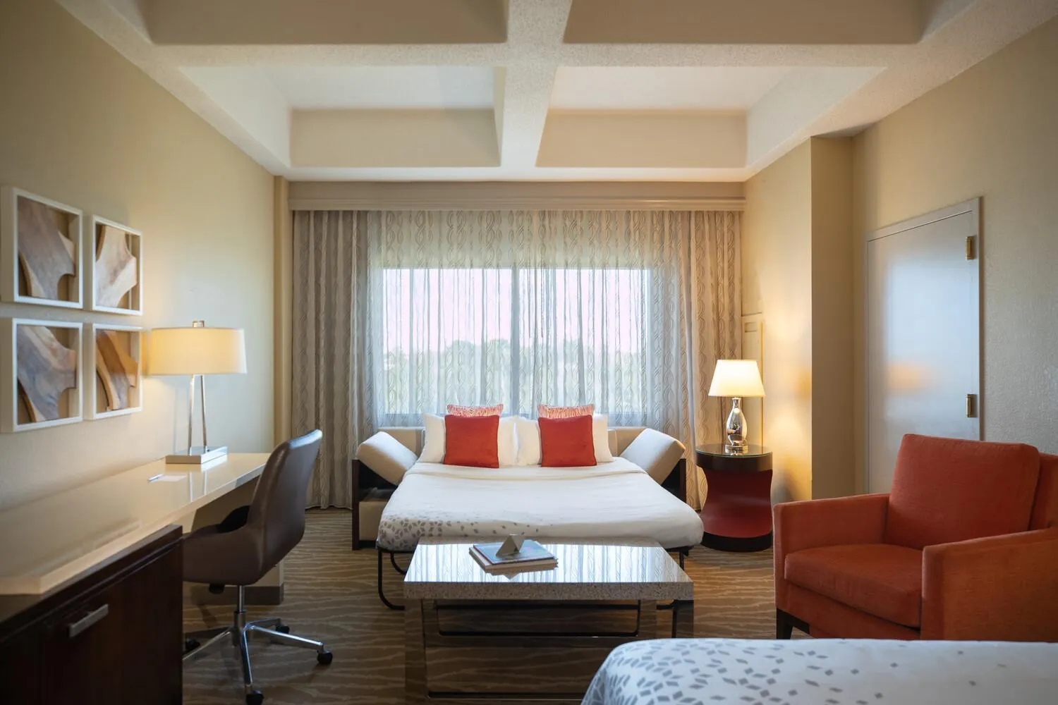 Guests, Bed in Renaissance Orlando at SeaWorld®