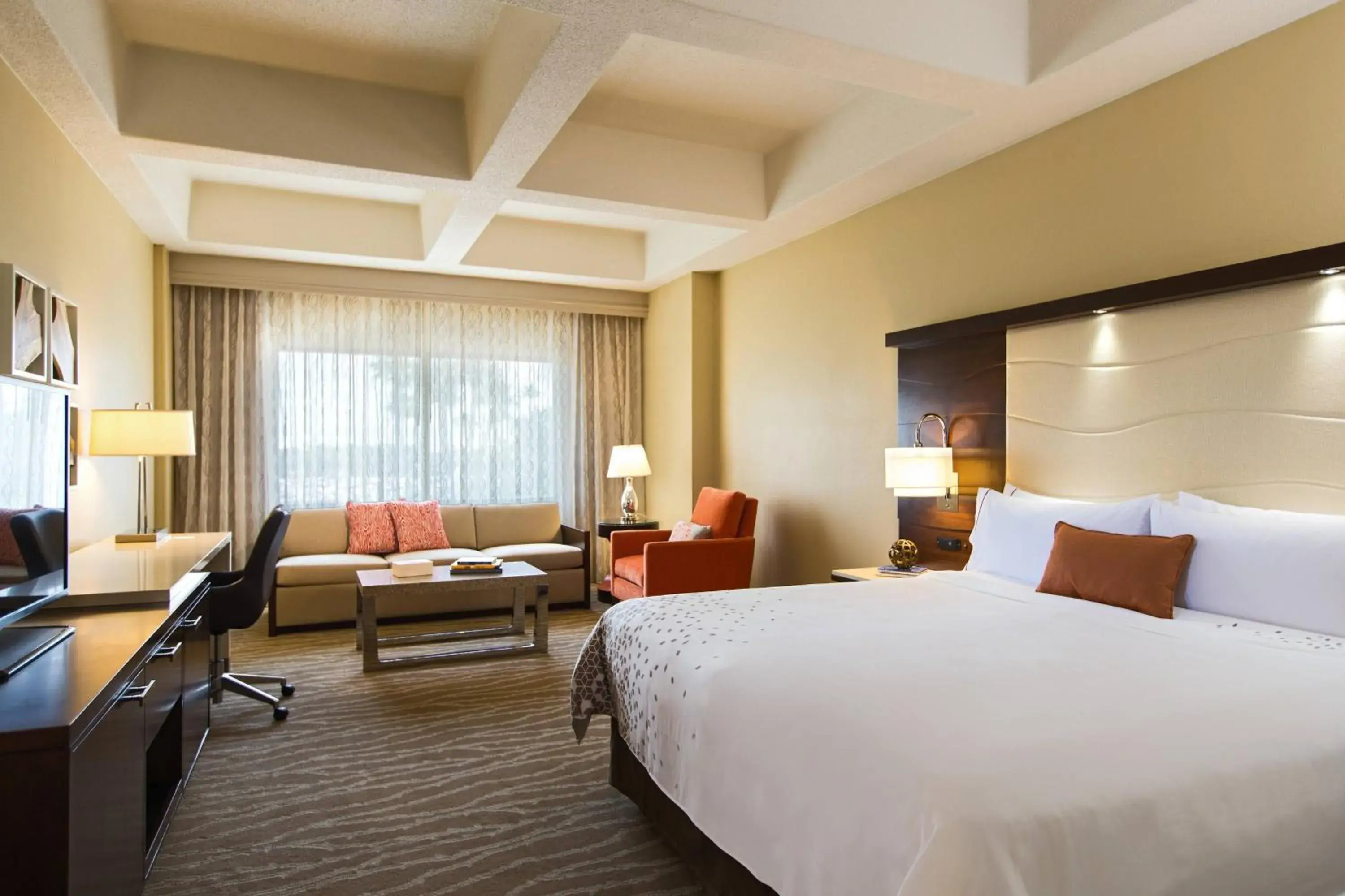 Standard King Room in Renaissance Orlando at SeaWorld® Standard King Room in Renaissance Orlando at SeaWorld®