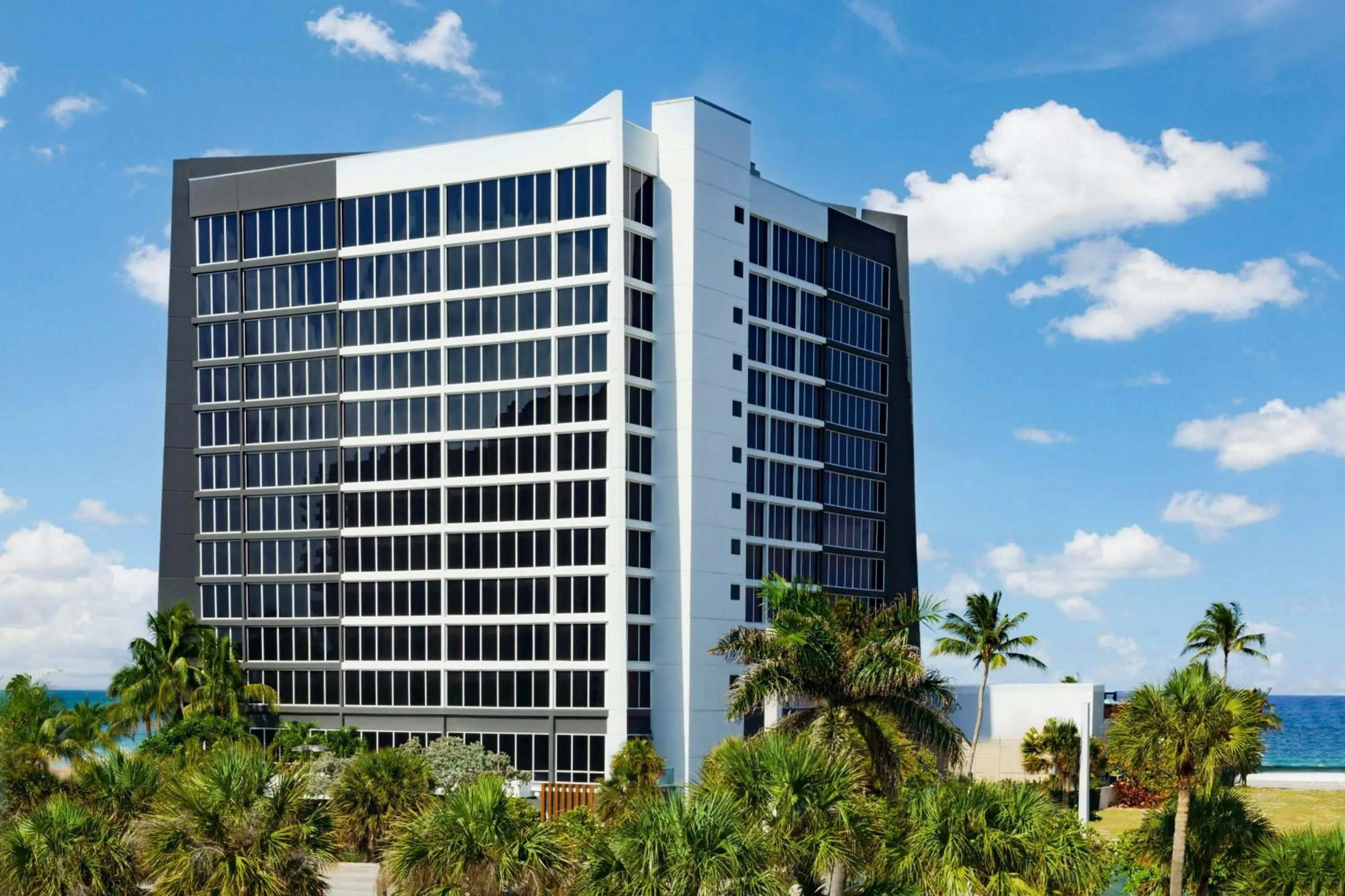 Property building in Courtyard by Marriott Oceanside Fort Lauderdale Beach