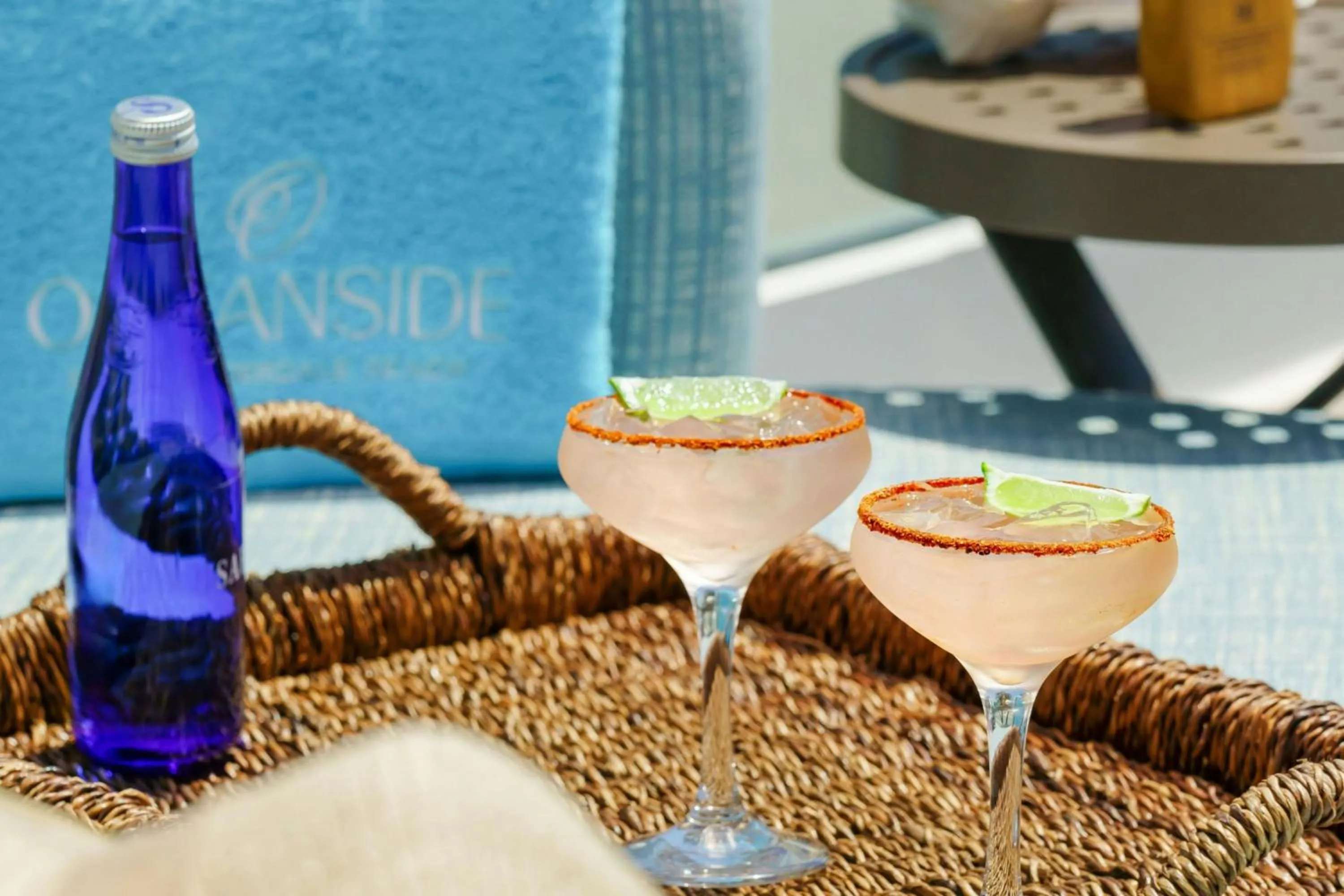 Swimming pool in Courtyard by Marriott Oceanside Fort Lauderdale Beach